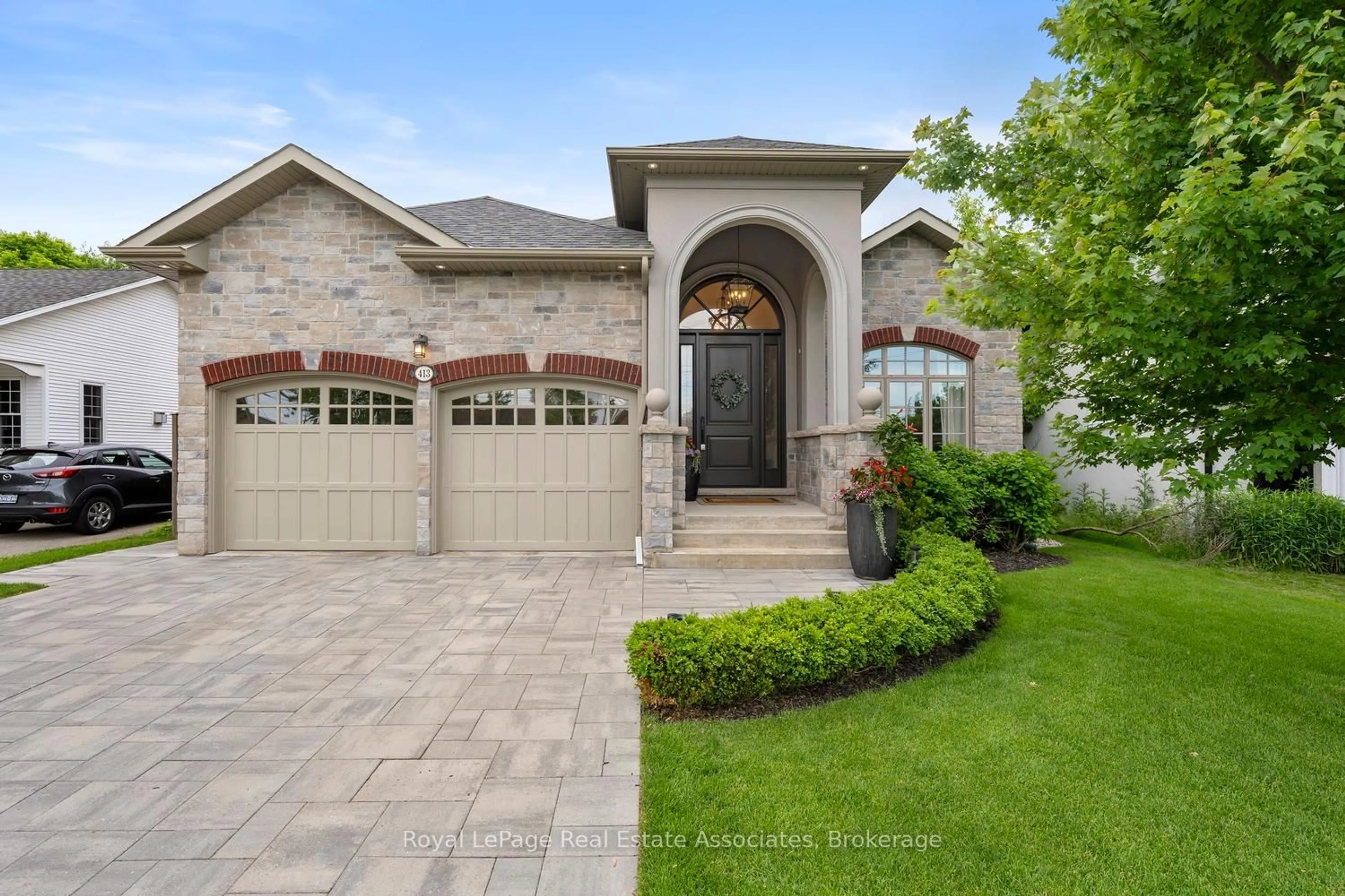 Home with brick exterior material, street for 413 Marf Ave, Mississauga Ontario L5G 1T2