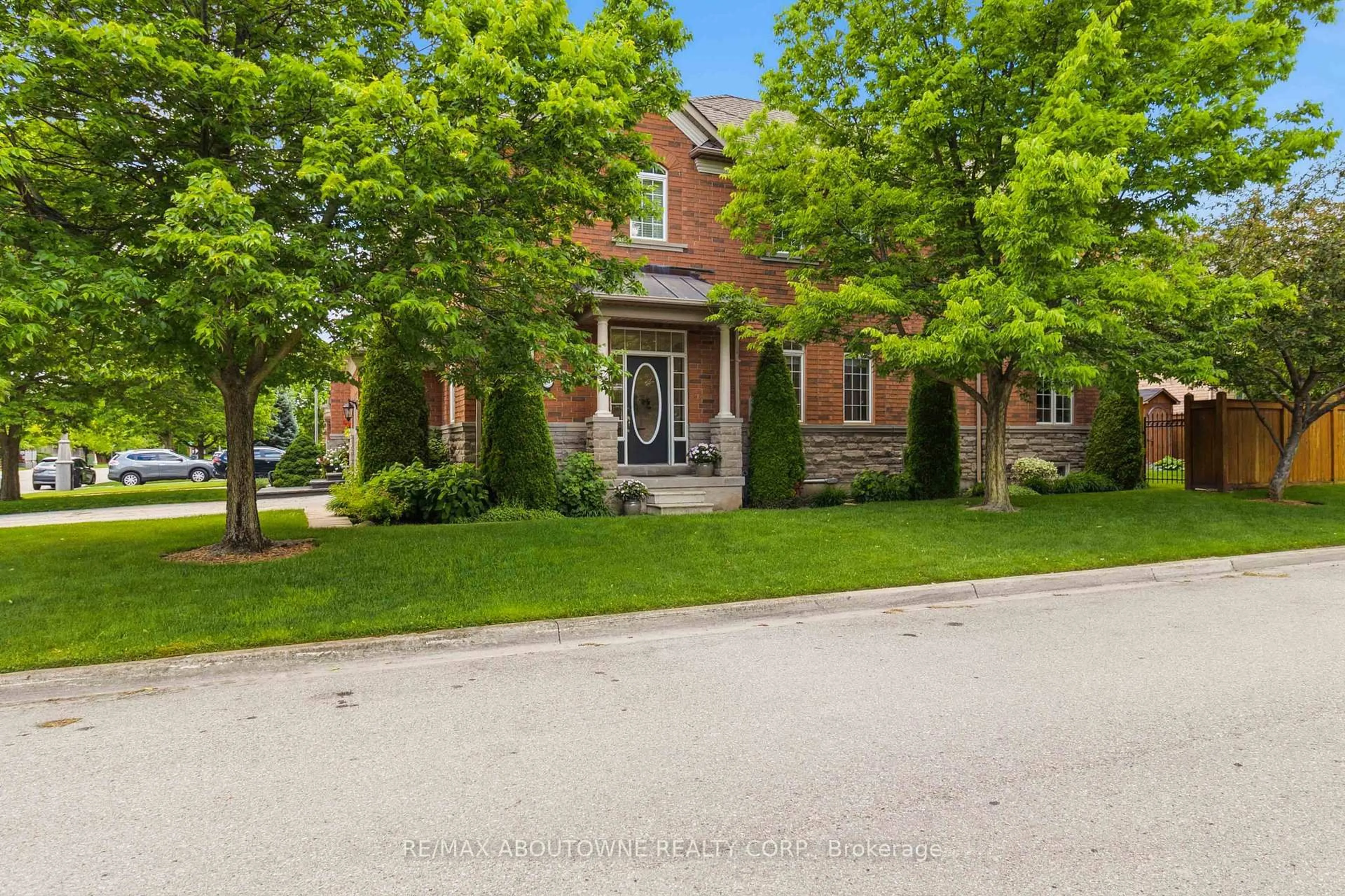 Unknown for 240 Duskywing Way, Oakville Ontario L6L 6X5