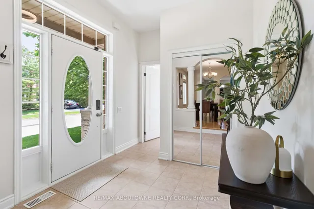 240 Duskywing Way, Oakville 4