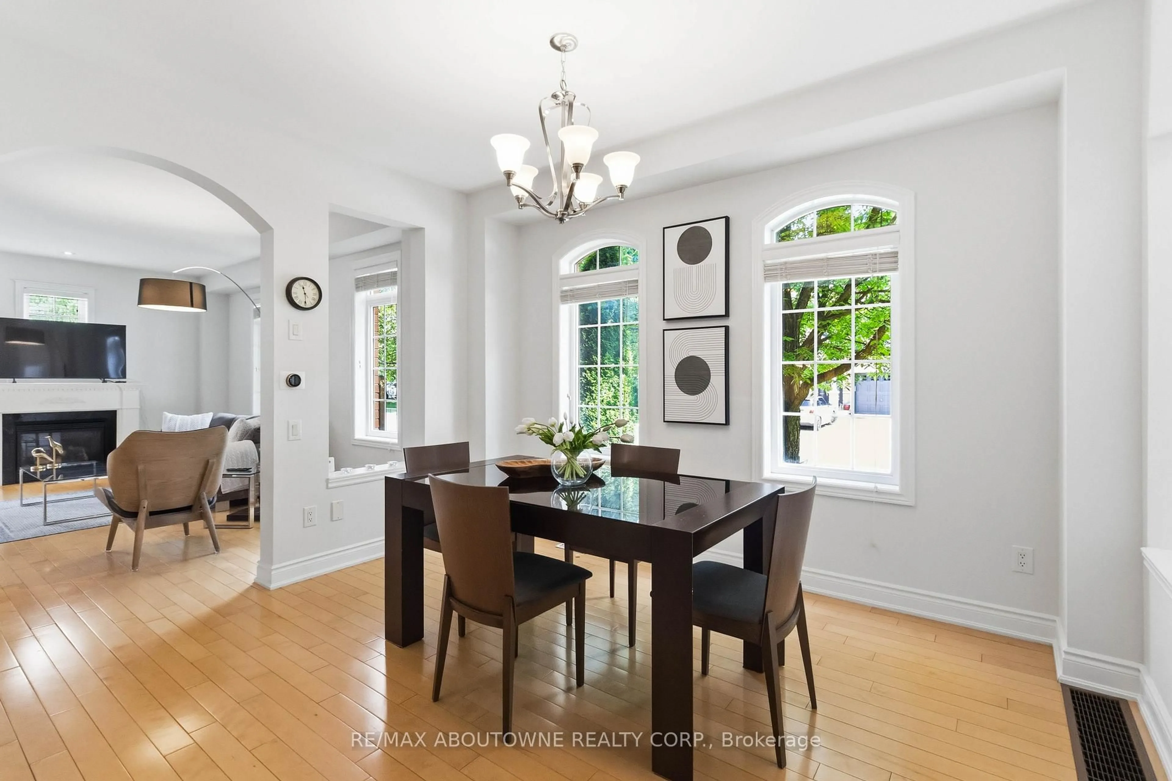 Dining room, unknown for 240 Duskywing Way, Oakville Ontario L6L 6X5