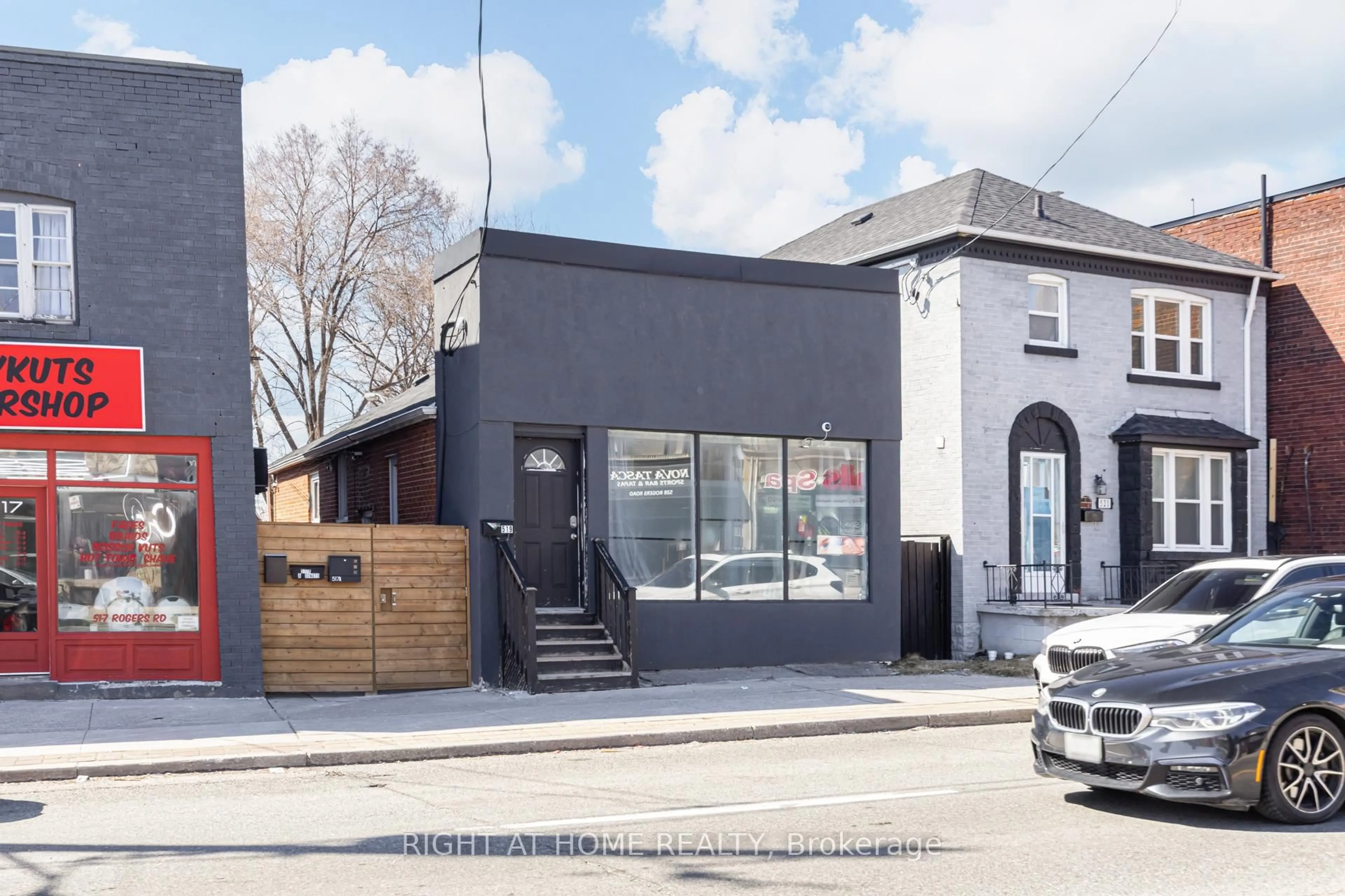Unknown for 519 Rogers Rd, Toronto Ontario M6M 1B4