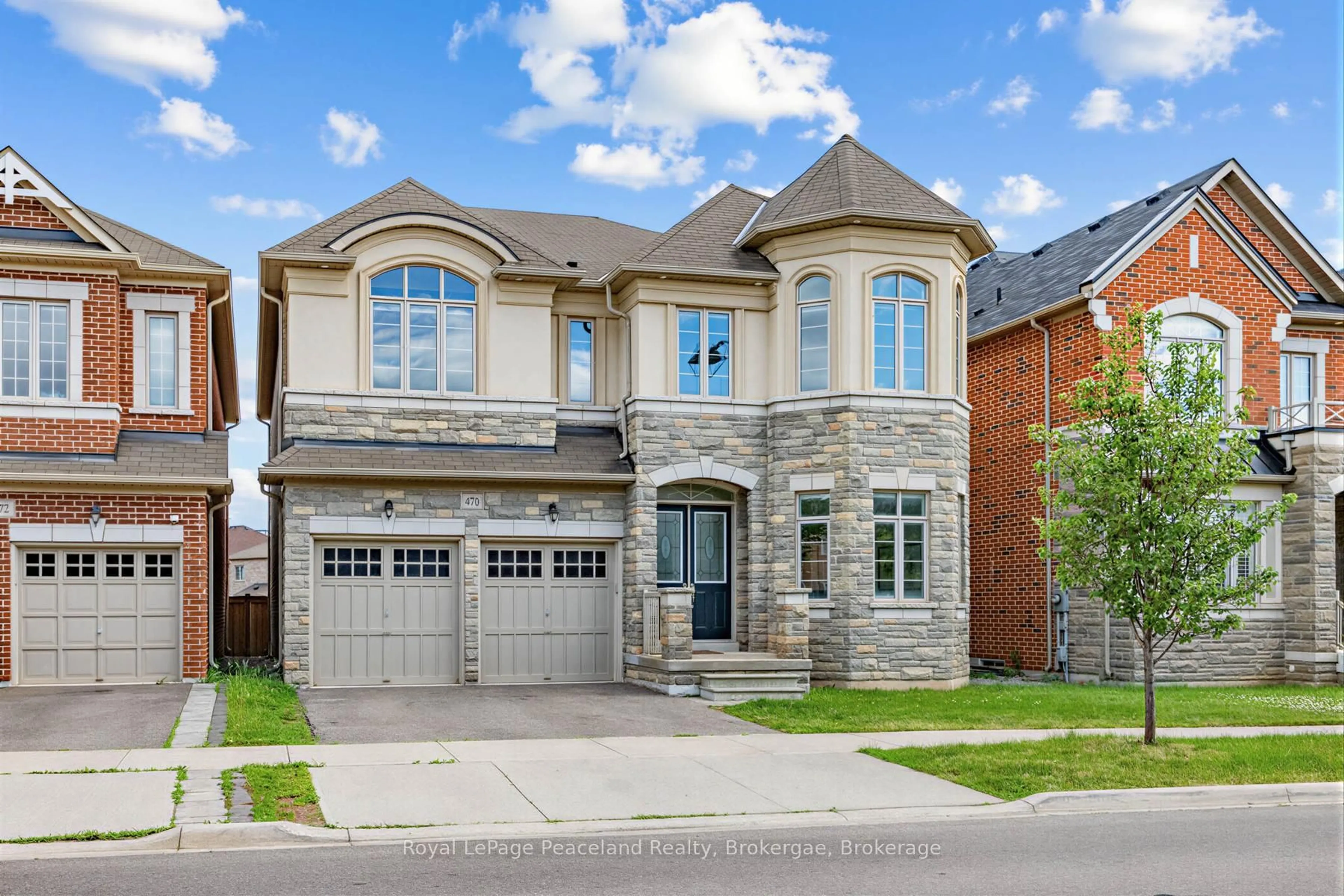 Home with brick exterior material, street for 470 Threshing Mill Blvd, Oakville Ontario L6H 0T1