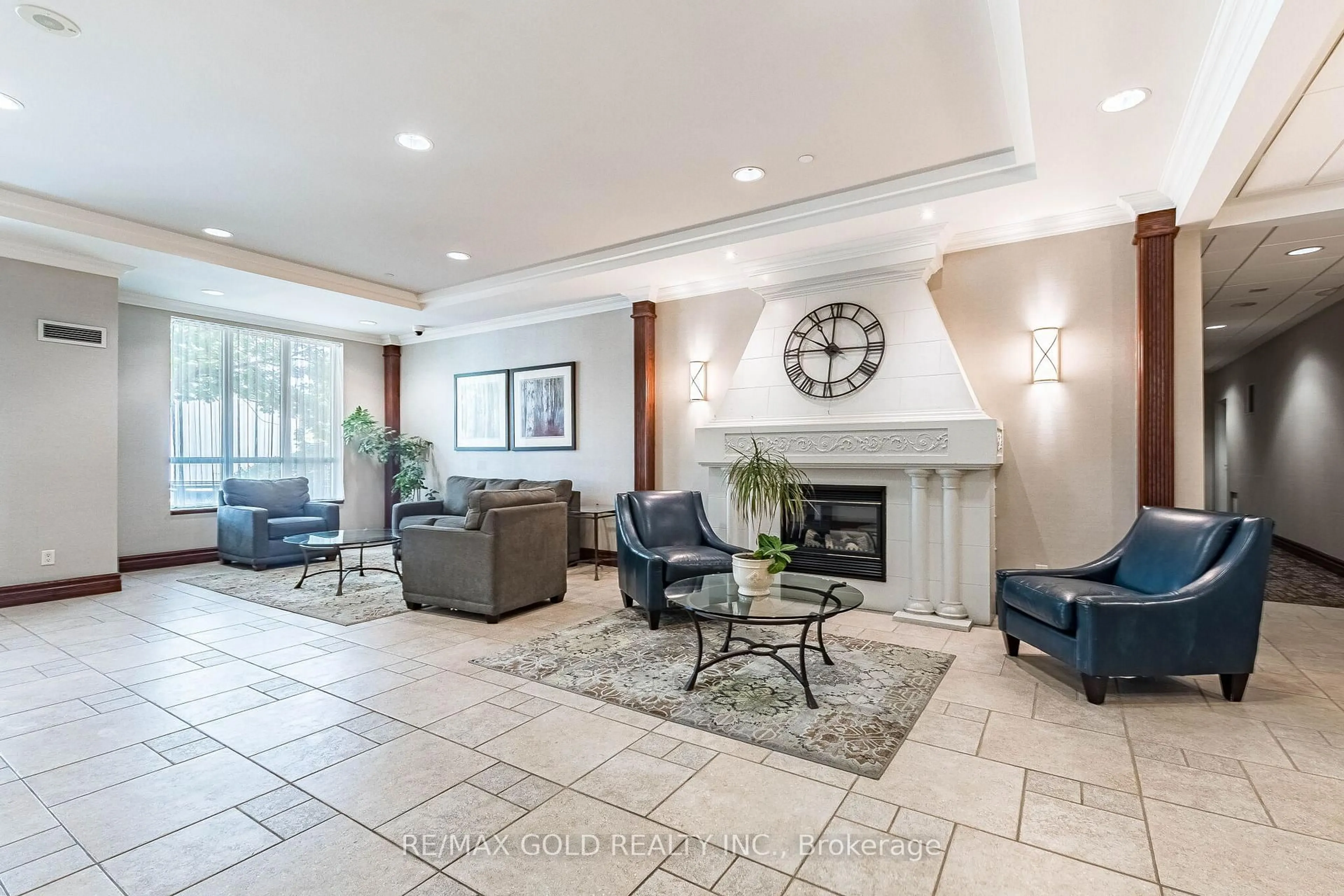 Lobby for 2545 Erin Centre Blvd #701, Mississauga Ontario L5M 6Z9
