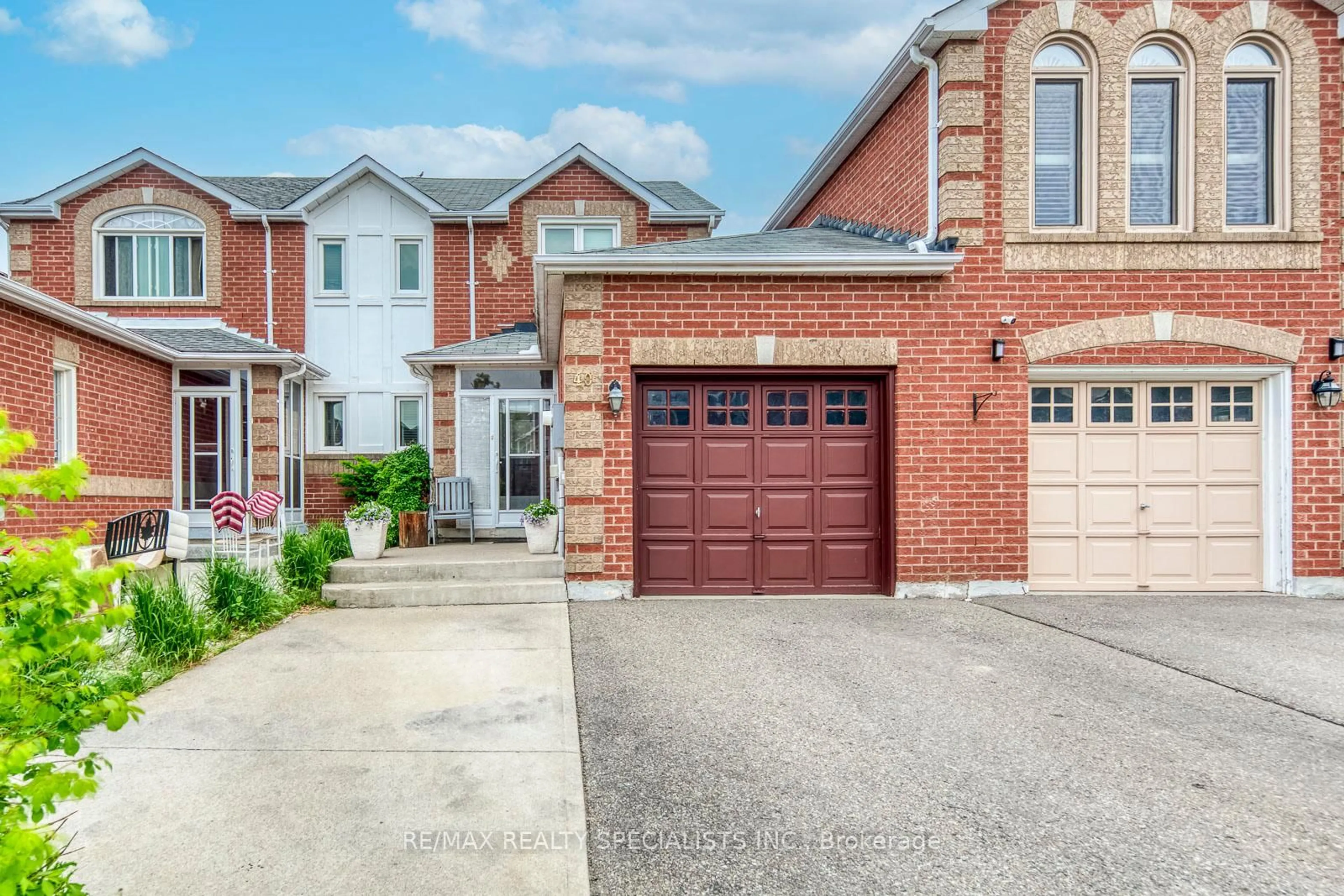 Home with brick exterior material, street for 40 Mannel Cres, Brampton Ontario L6Y 5E2