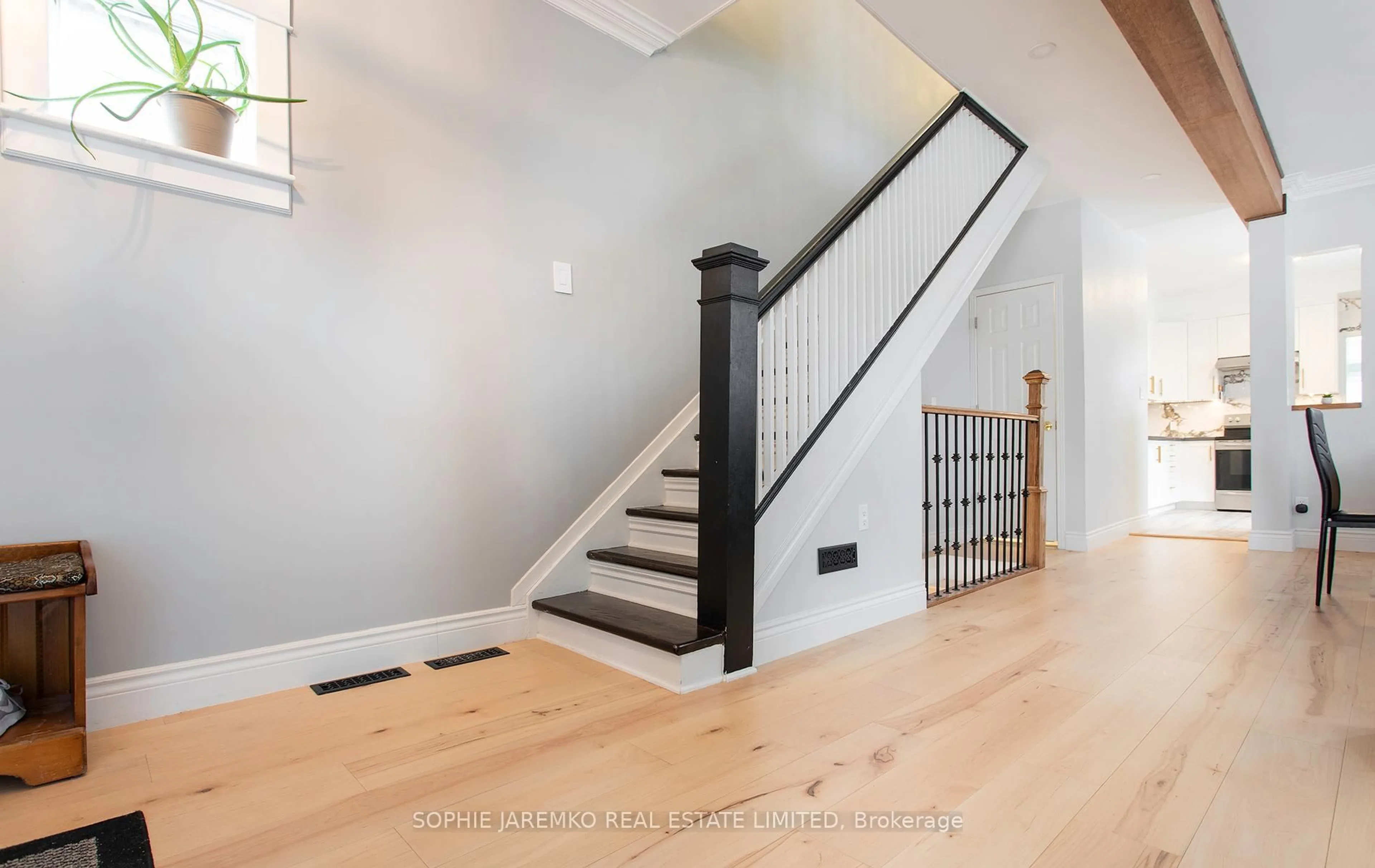 Stairs for 144 Eileen Ave, Toronto Ontario M6N 1W1