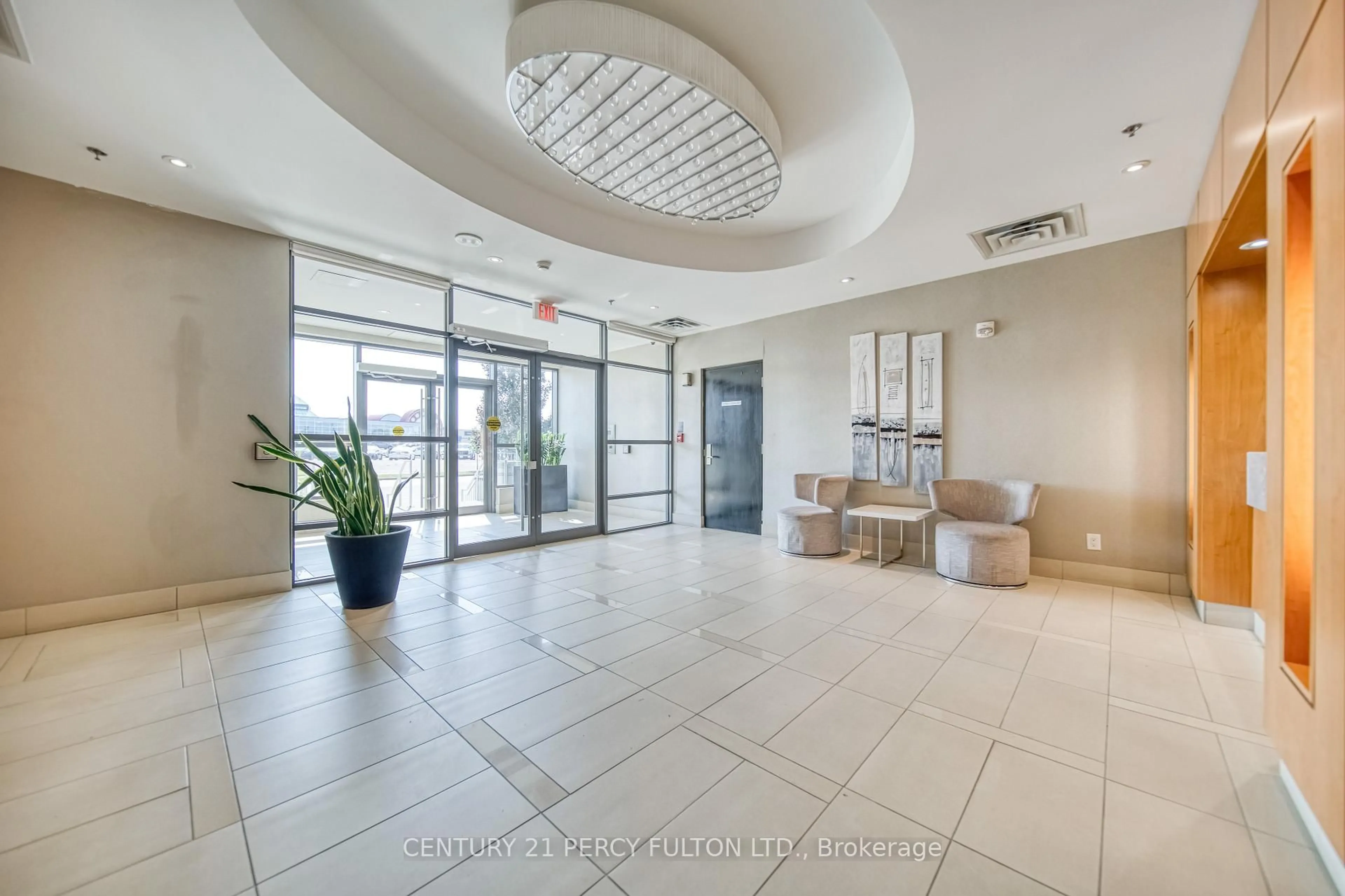 Indoor foyer for 840 Queens Plate Dr #802, Toronto Ontario M9W 7J9