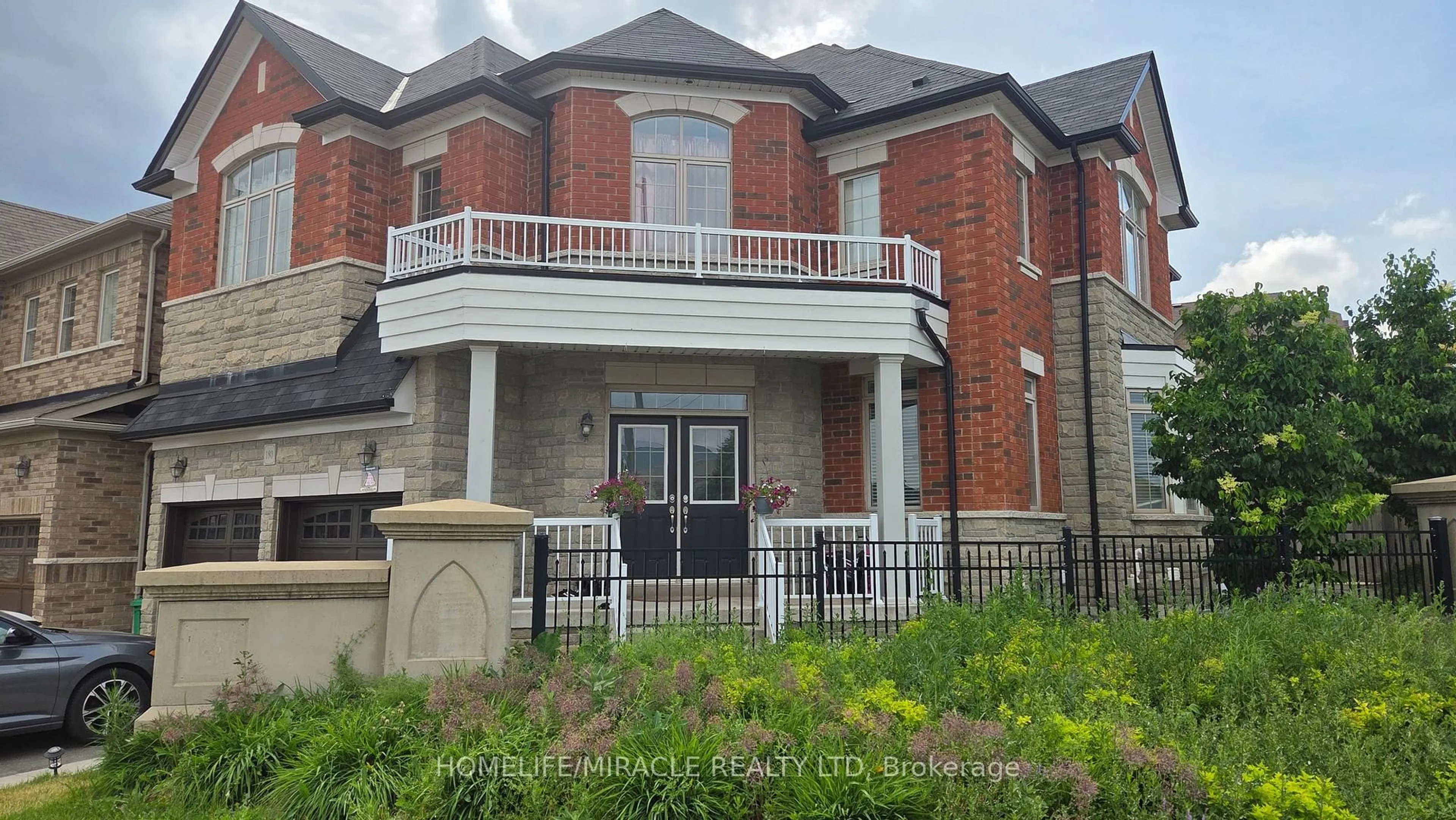 Home with brick exterior material, building for 180 Bonnie Braes Dr, Brampton Ontario L6Y 5Y7