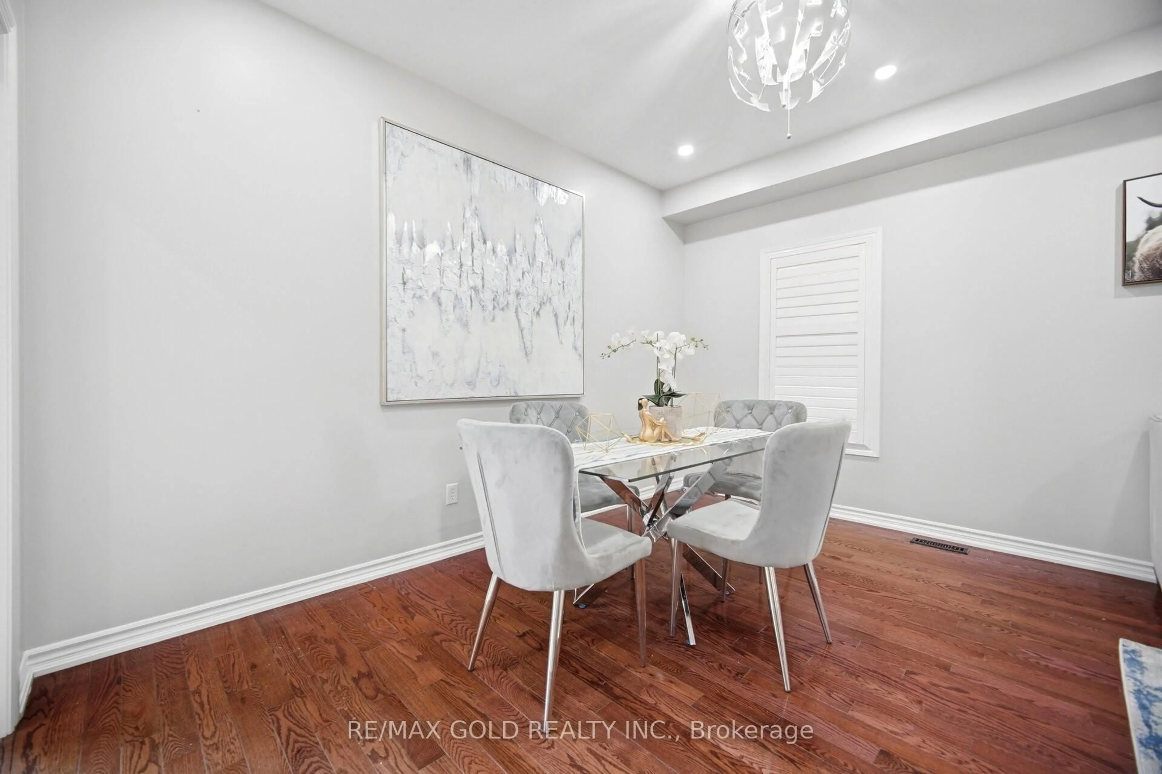 Dining room, unknown for 11 Timberwolf Rd, Brampton Ontario L6P 2B4