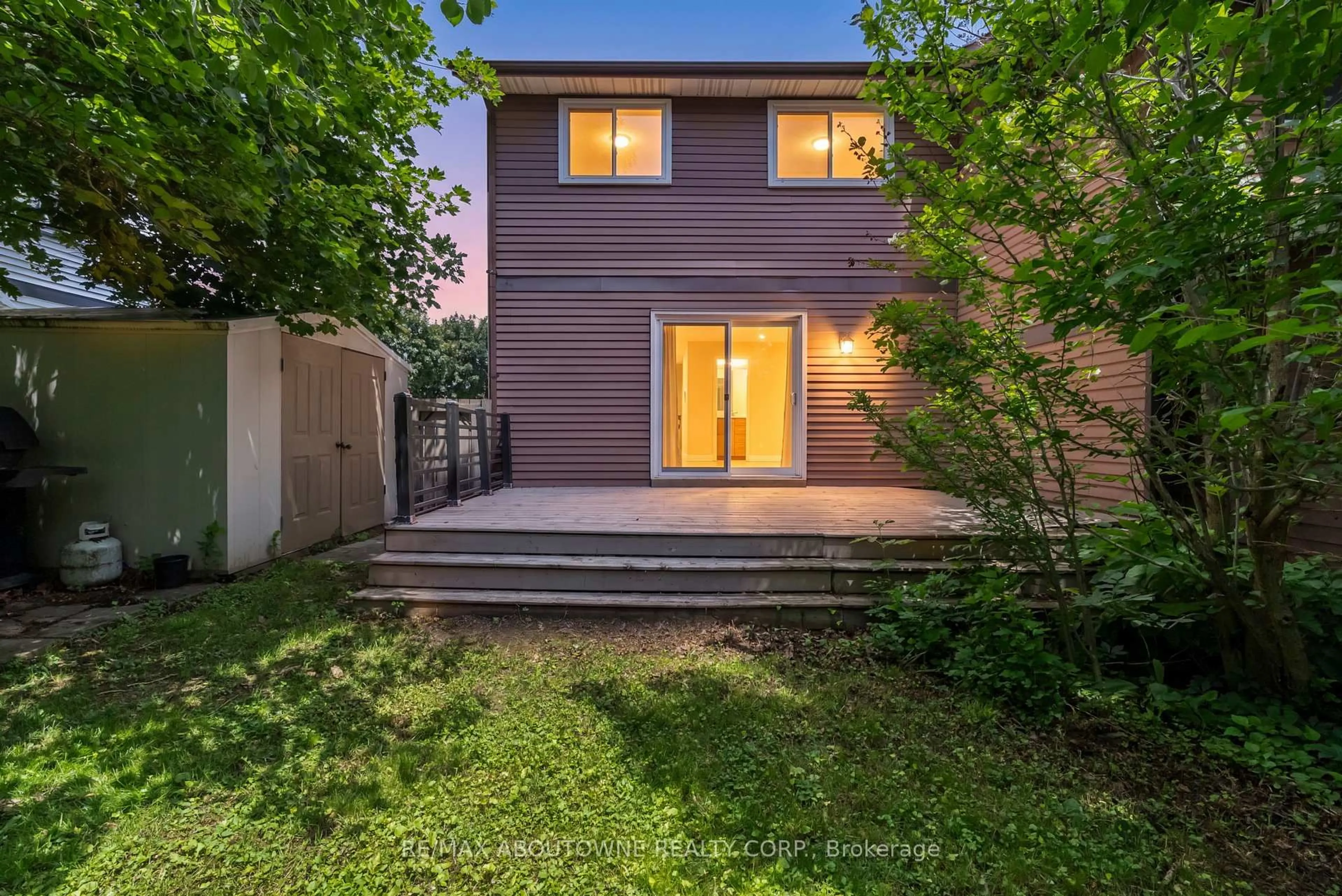 Unknown for 2260 Manchester Dr, Burlington Ontario L7P 3W2