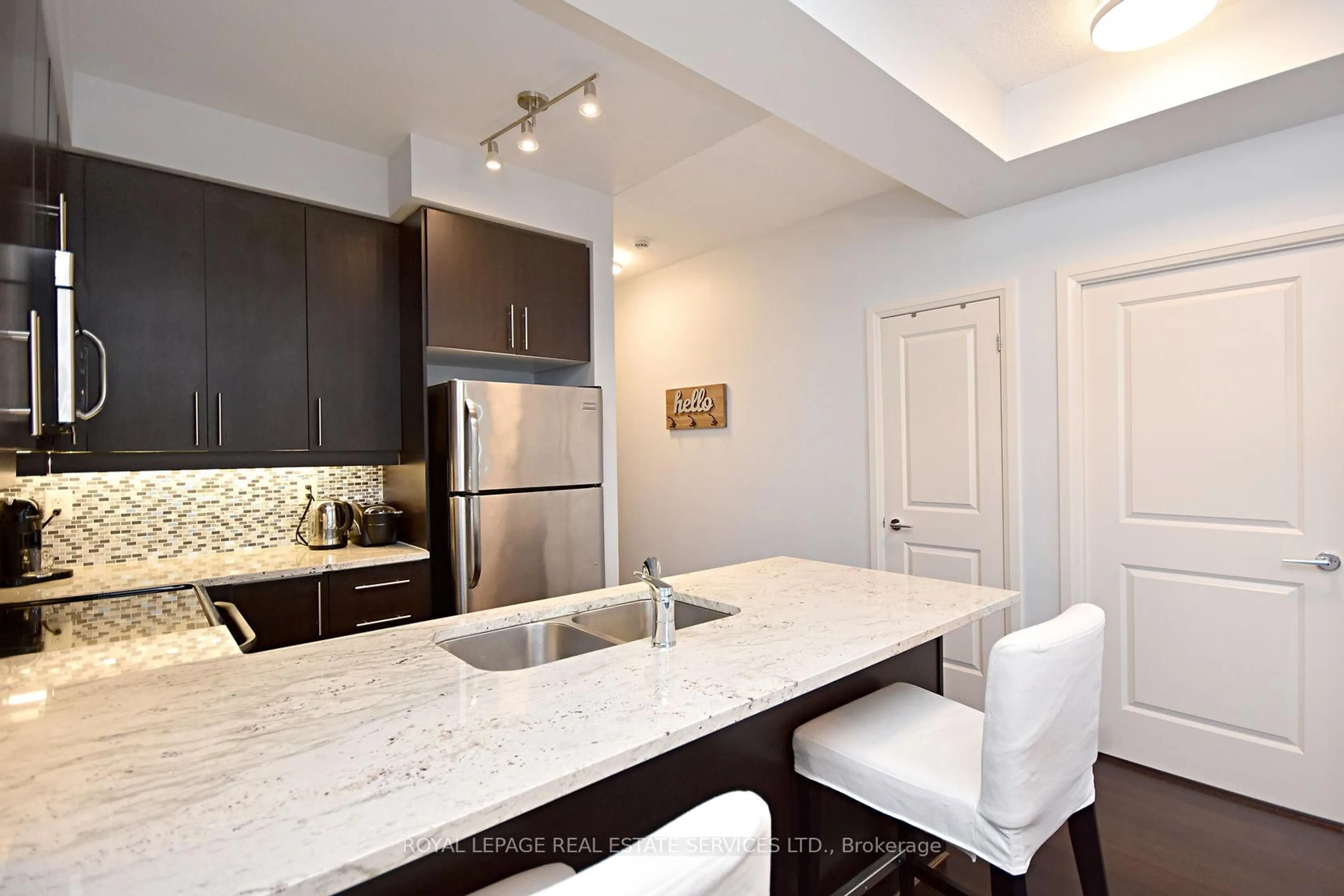 Contemporary kitchen, ceramic/tile floor for 1185 The Queensway #901, Toronto Ontario M8Z 0C6