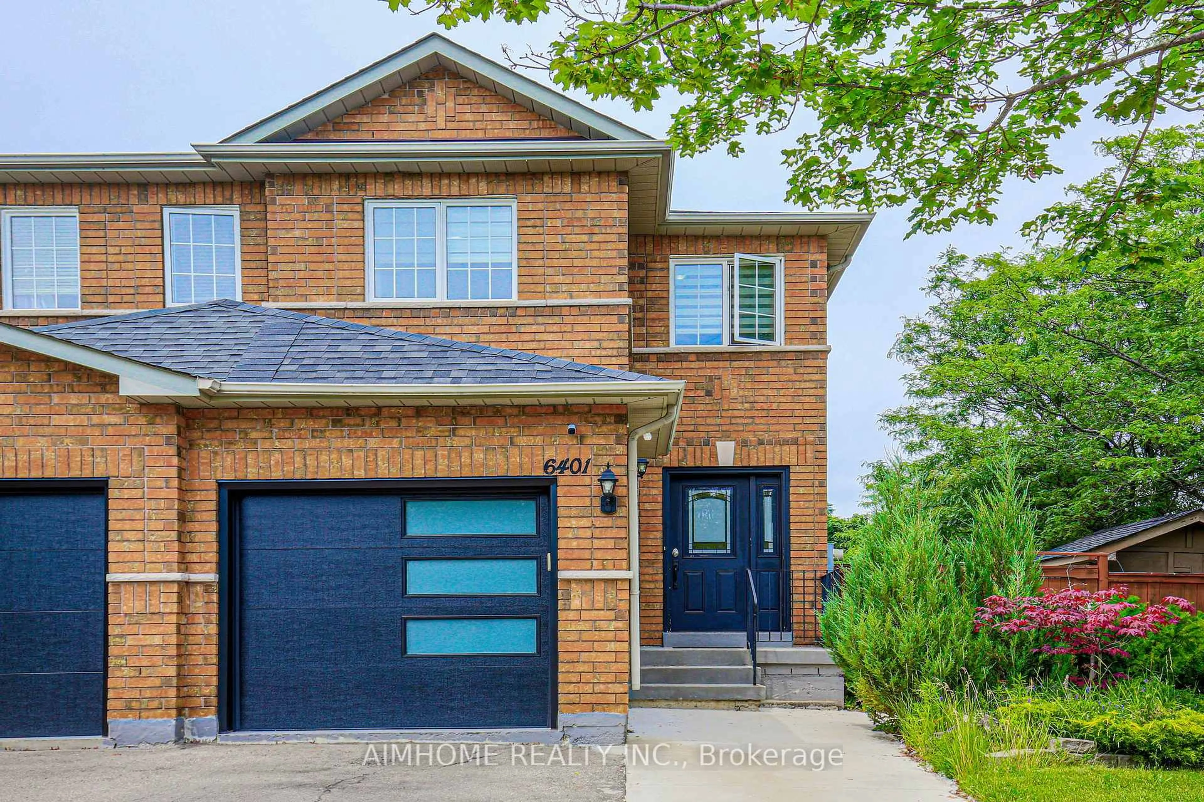 Home with brick exterior material, street for 6401 Saratoga Way, Mississauga Ontario L5N 7V4