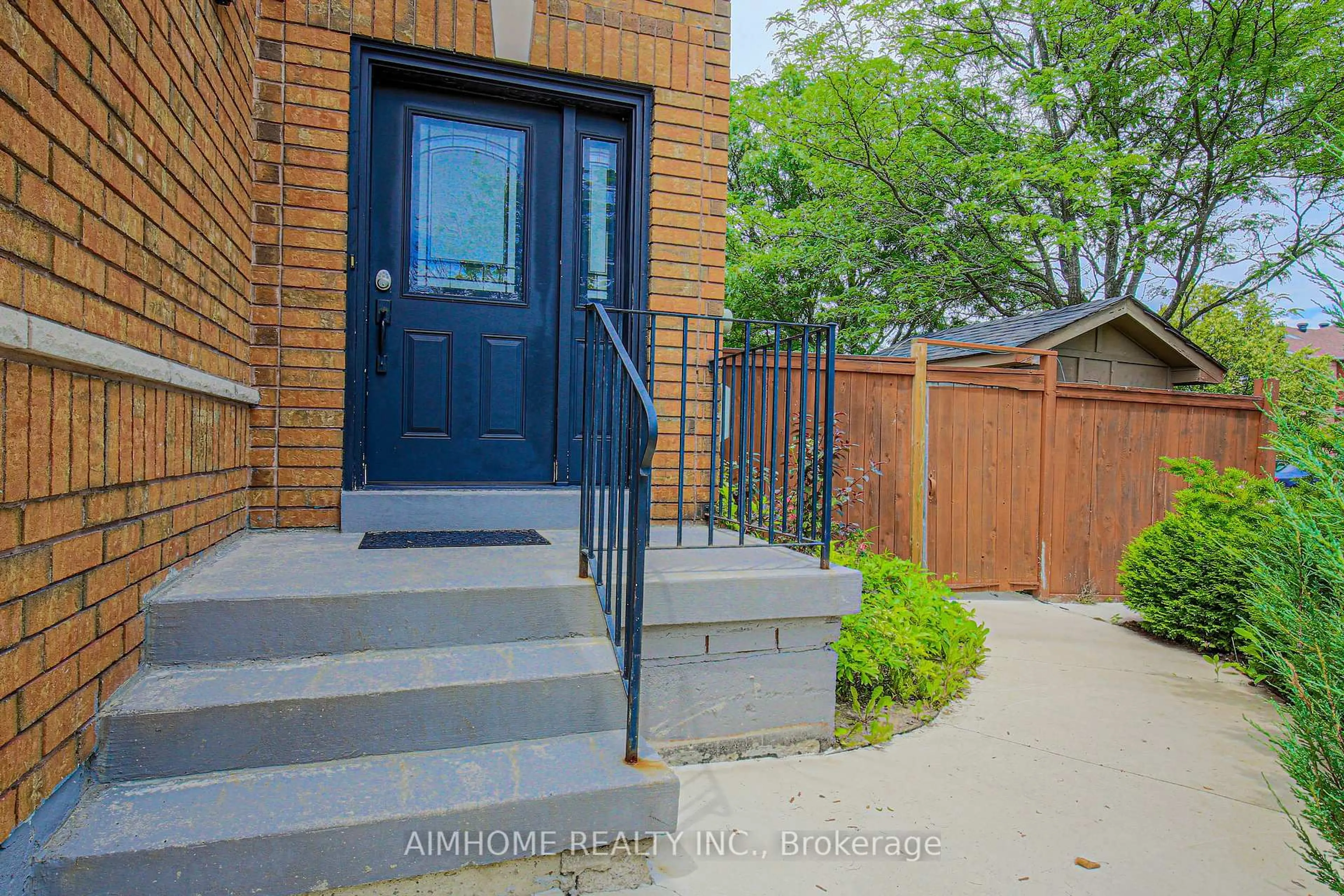 Unknown for 6401 Saratoga Way, Mississauga Ontario L5N 7V4