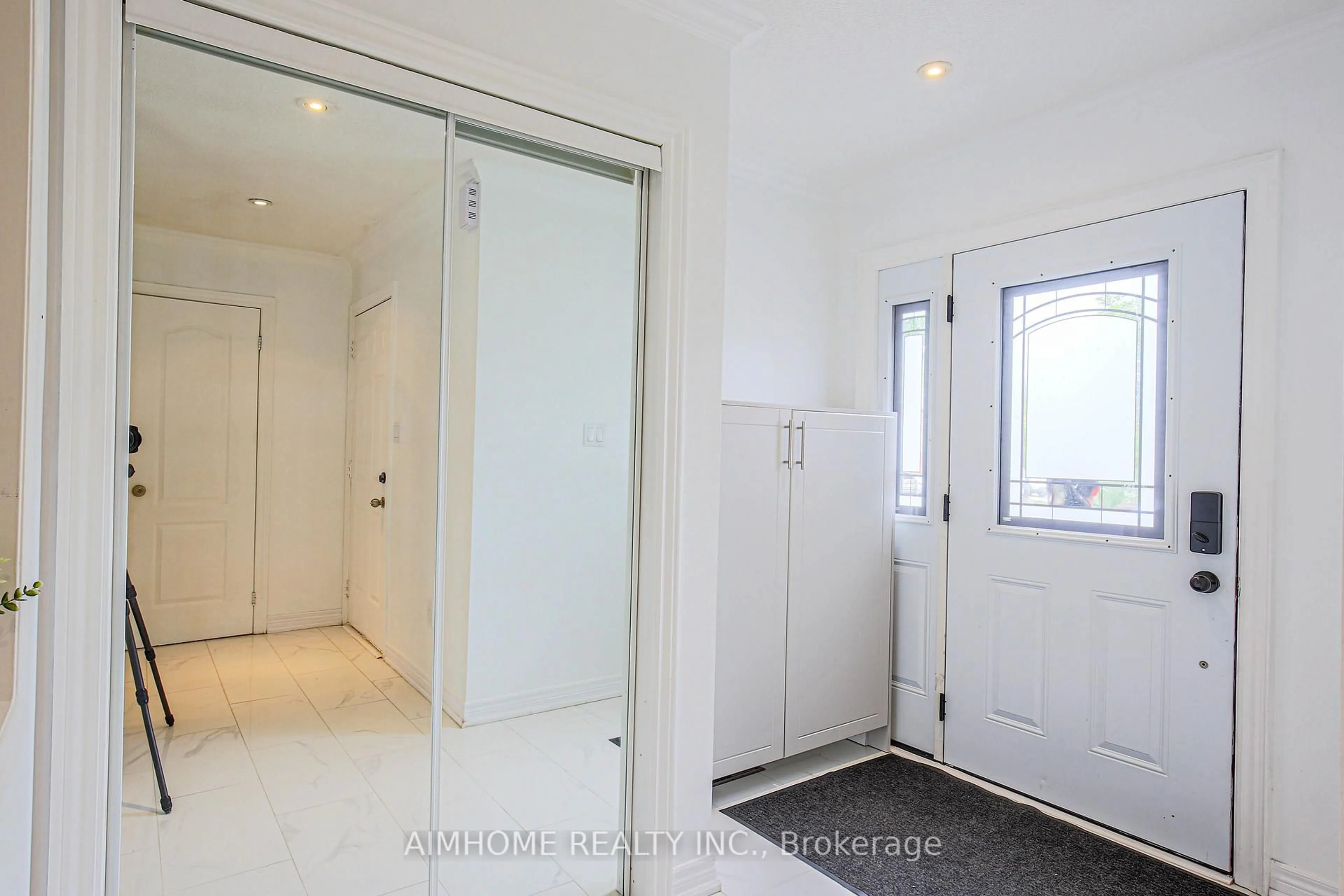 Unknown for 6401 Saratoga Way, Mississauga Ontario L5N 7V4