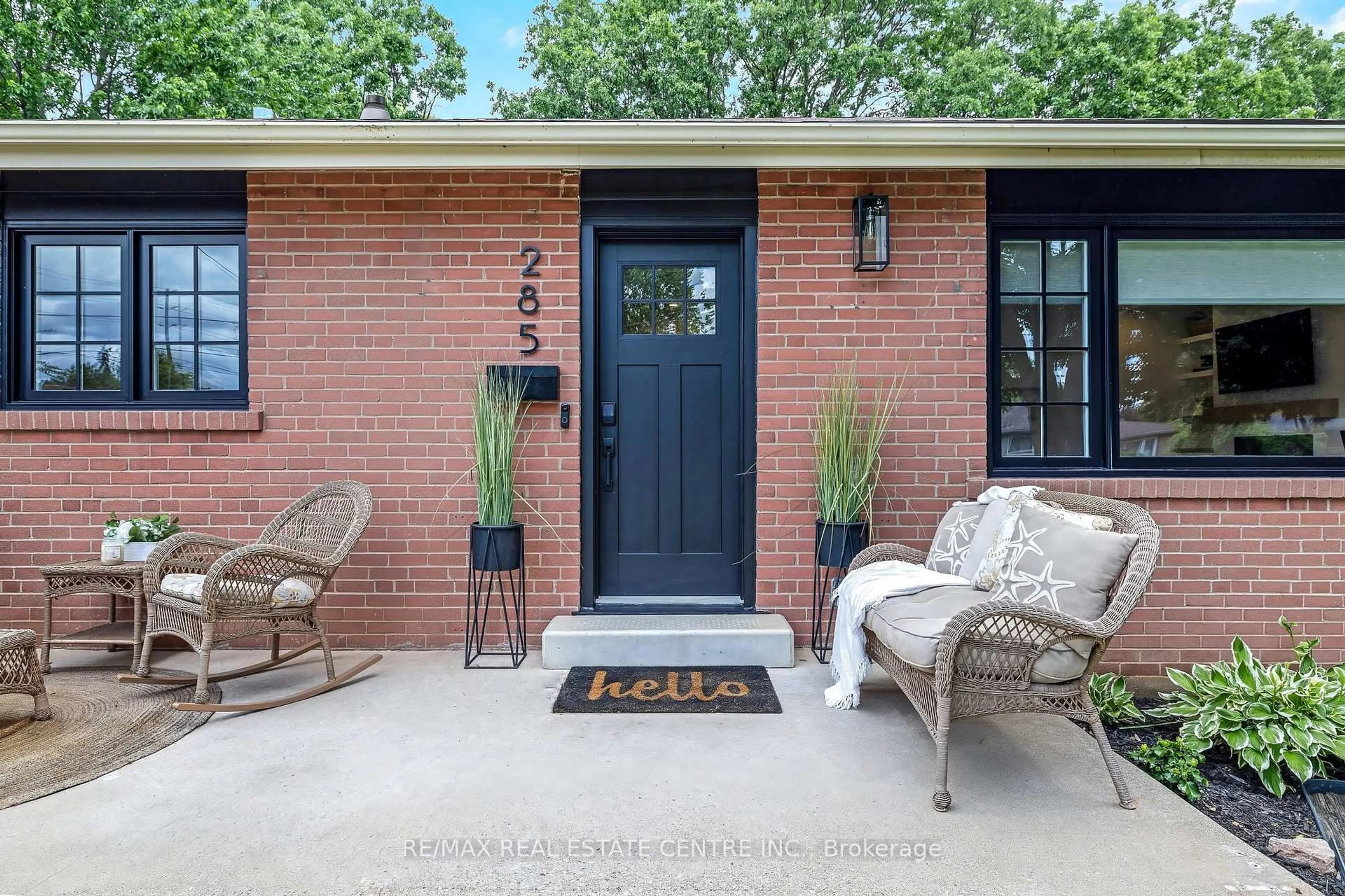 Home with brick exterior material, street for 285 Bell St, Milton Ontario L9T 2B2