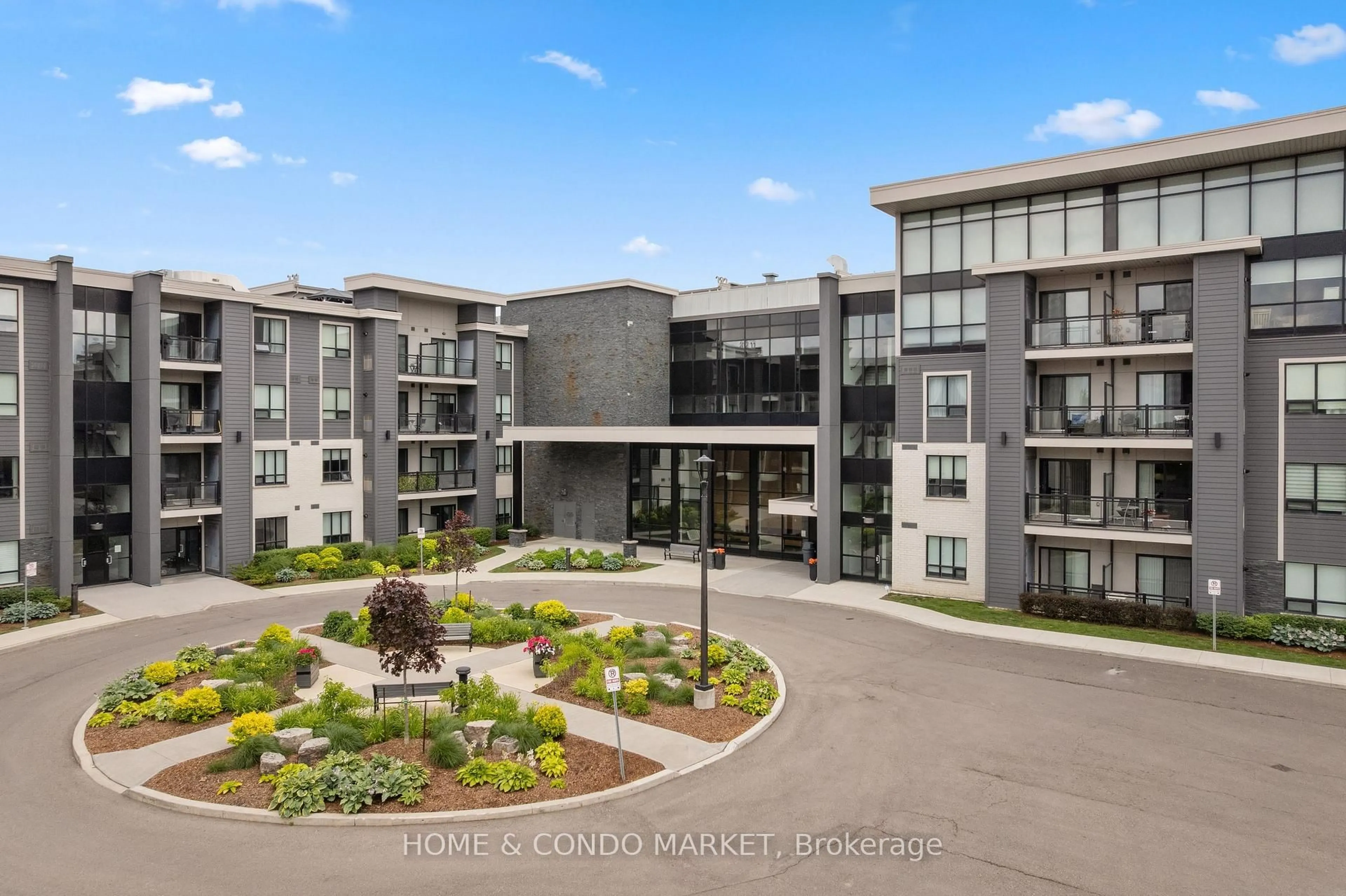 A pic from outside/outdoor area/front of a property/back of a property/a pic from drone, unknown for 3170 Erin Mills Pkwy #130, Mississauga Ontario L5L 0B6