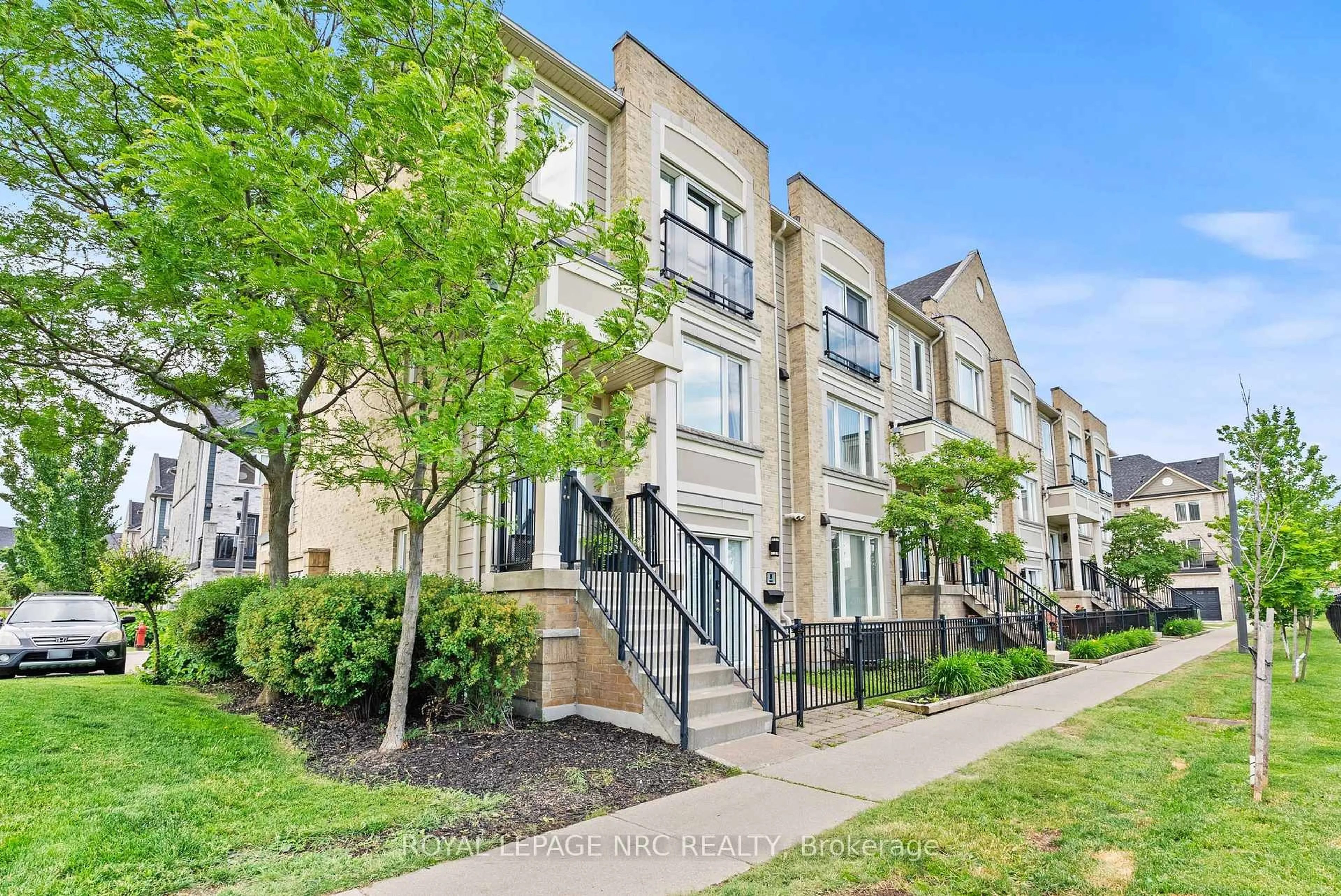 Unknown for 5035 Oscar Peterson Blvd #9, Mississauga Ontario L5M 0P4