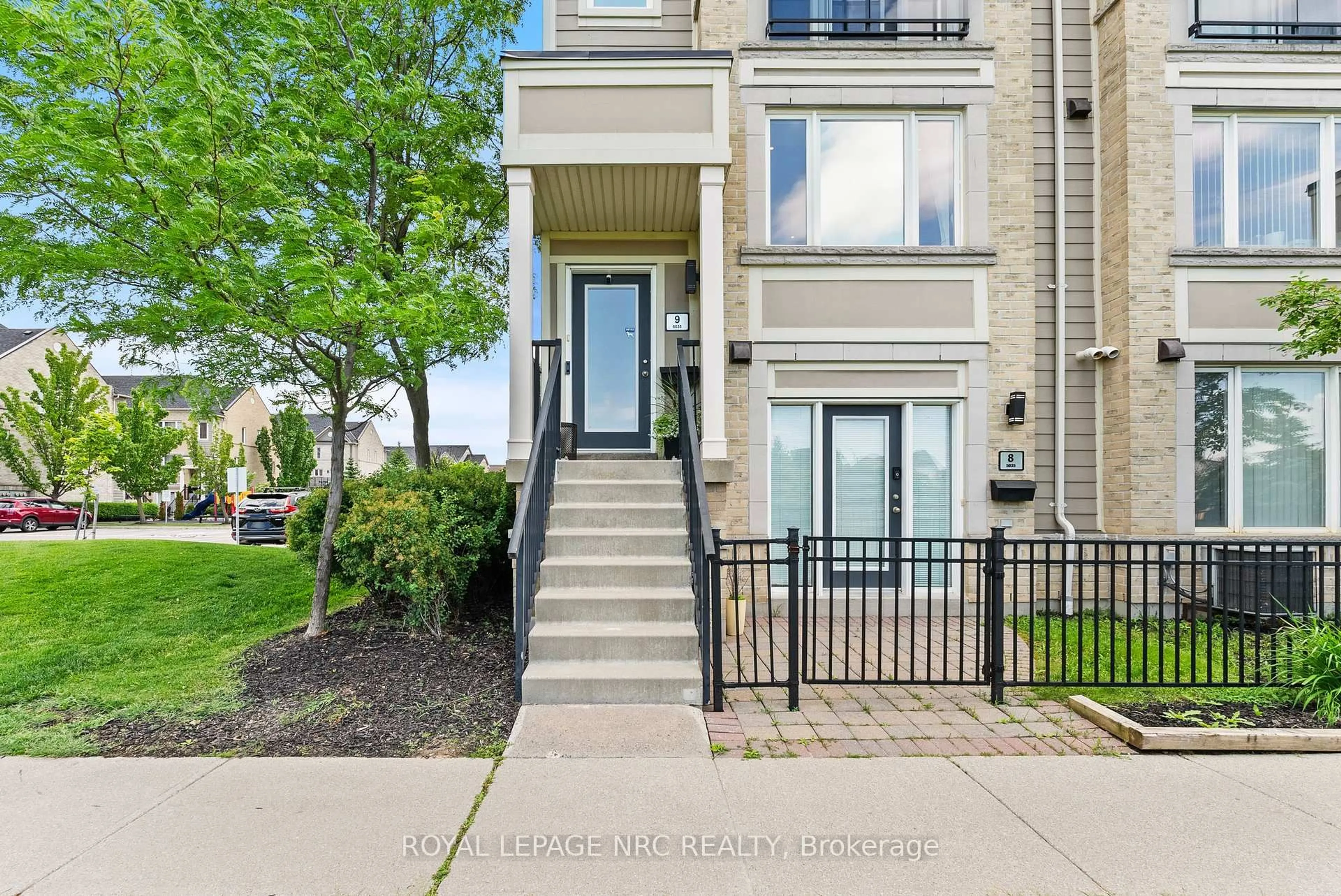 Unknown for 5035 Oscar Peterson Blvd #9, Mississauga Ontario L5M 0P4