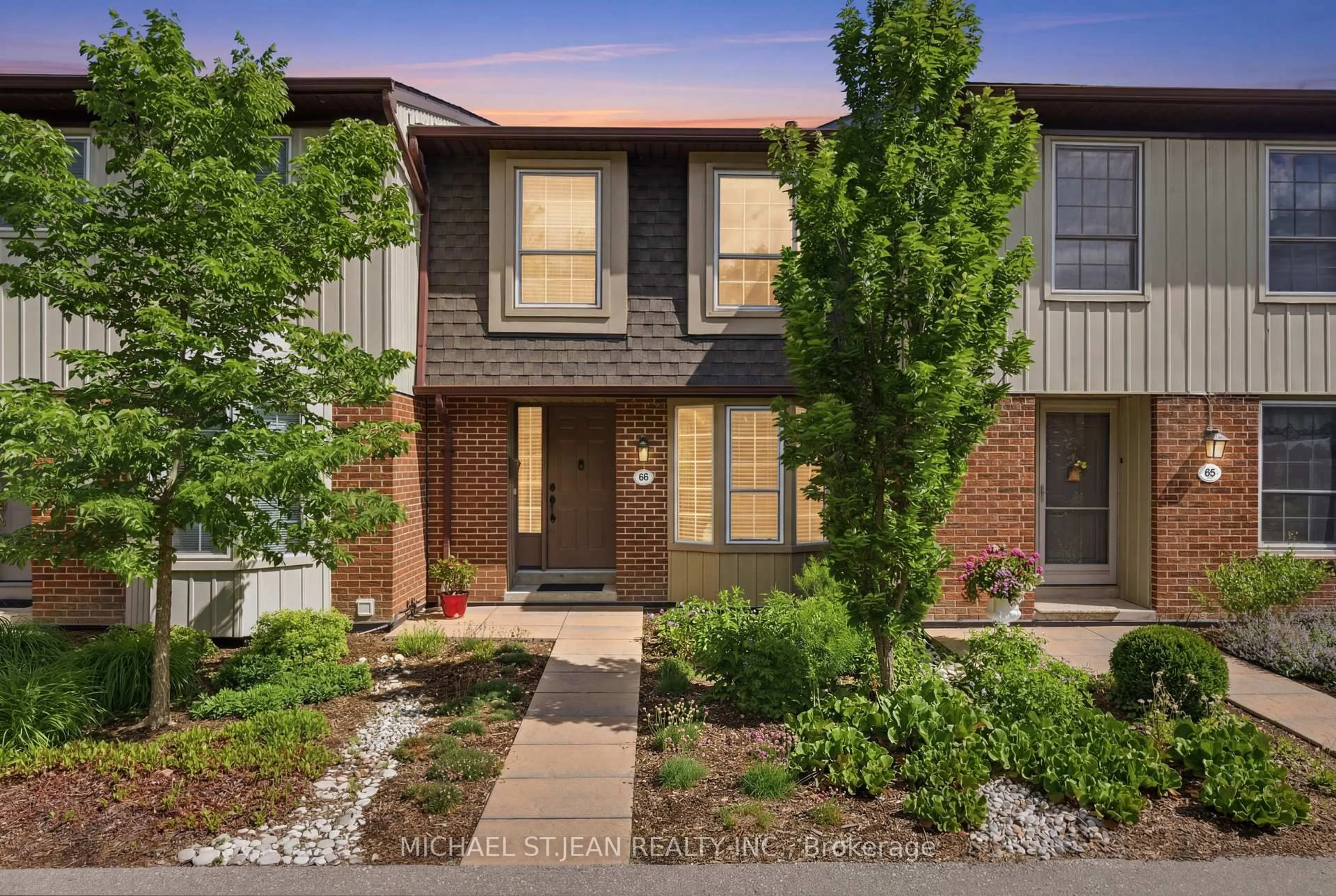 Home with brick exterior material, street for 3027 Glencrest Rd #66, Burlington Ontario L7N 3K1