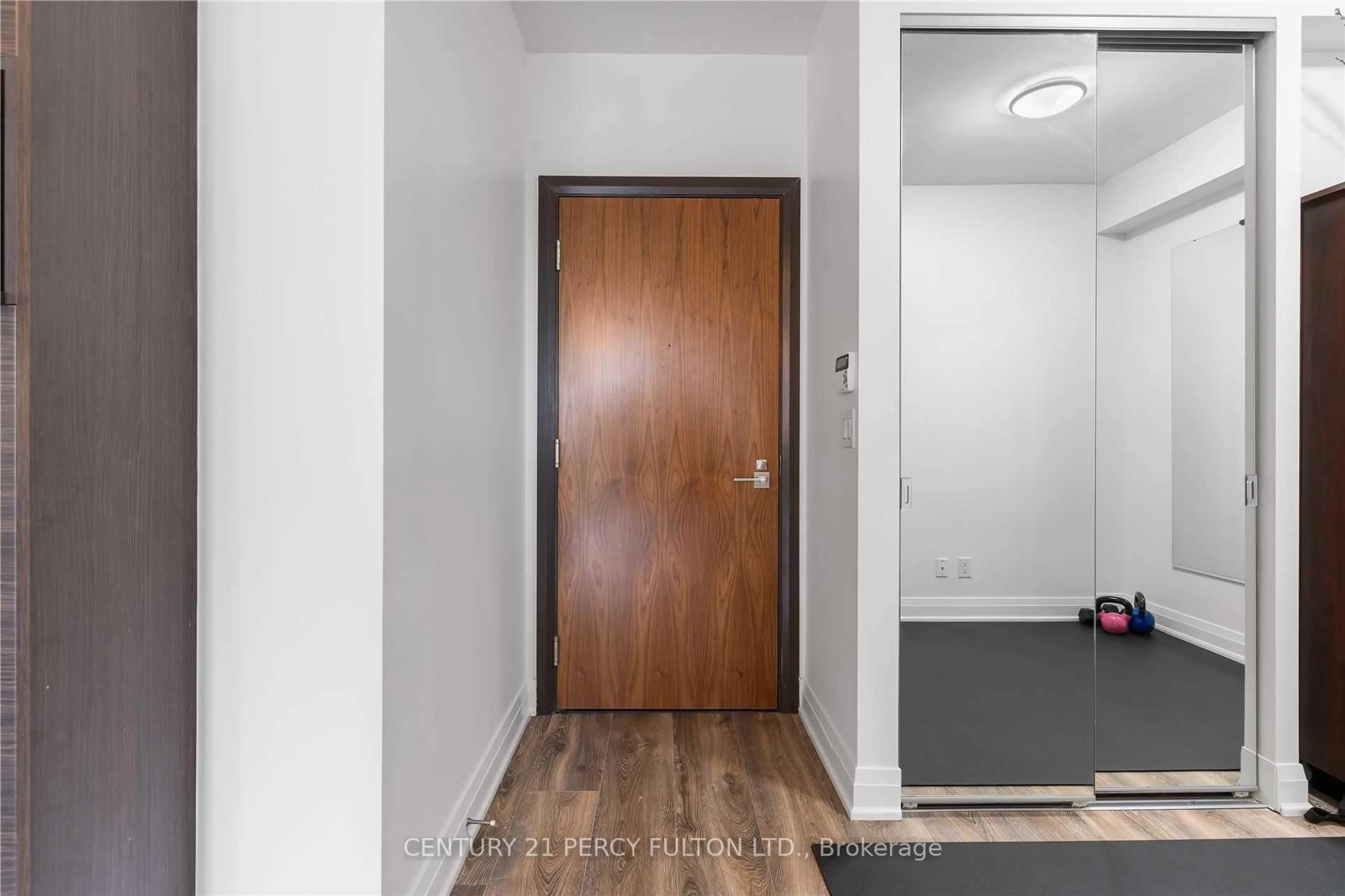 Indoor entryway for 36 Park Lawn Rd #1401, Toronto Ontario M8V 0E5