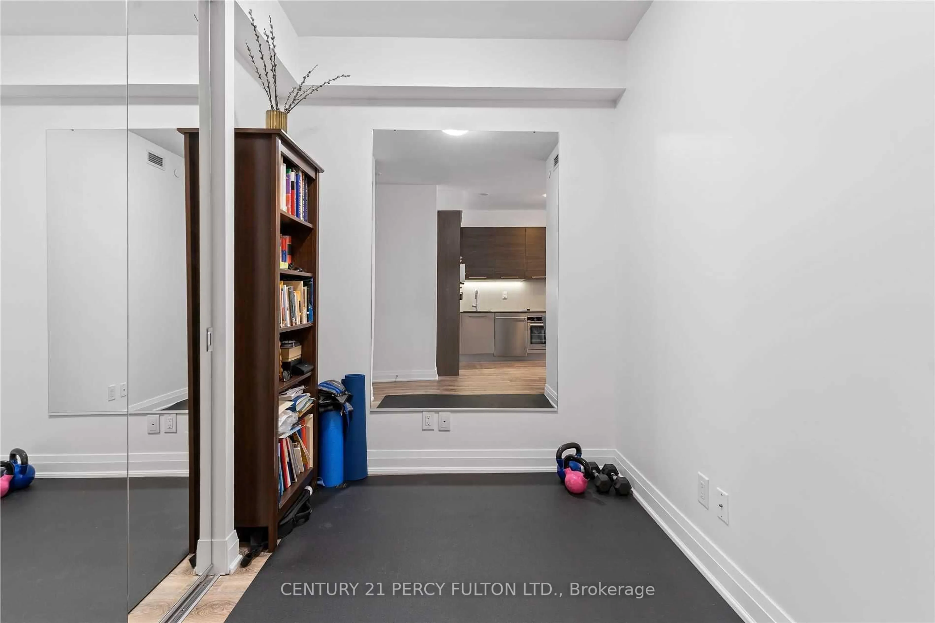 Indoor entryway for 36 Park Lawn Rd #1401, Toronto Ontario M8V 0E5