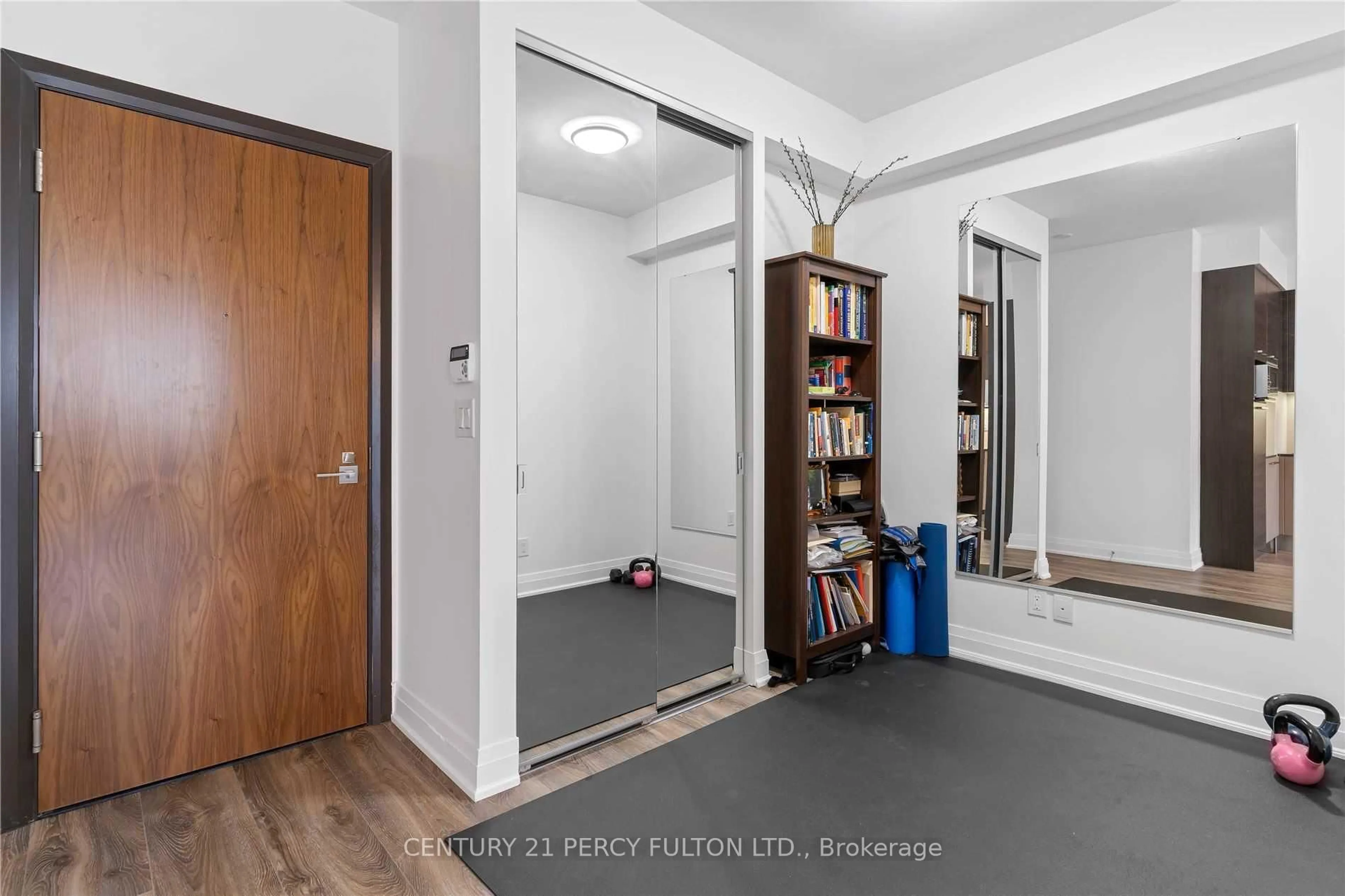 Indoor entryway for 36 Park Lawn Rd #1401, Toronto Ontario M8V 0E5