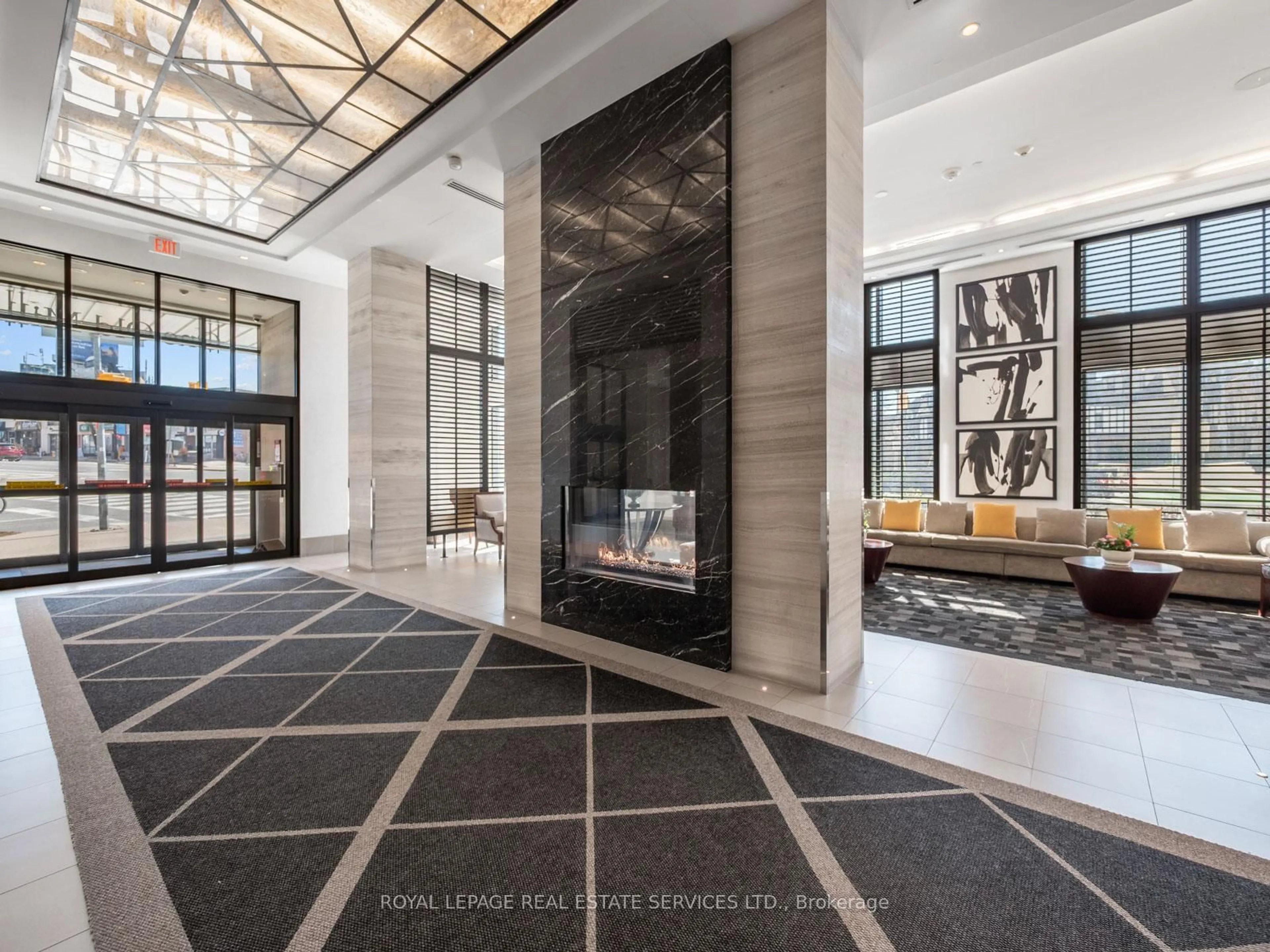 Lobby for 1 Old Mill Dr #225, Toronto Ontario M6S 0A1