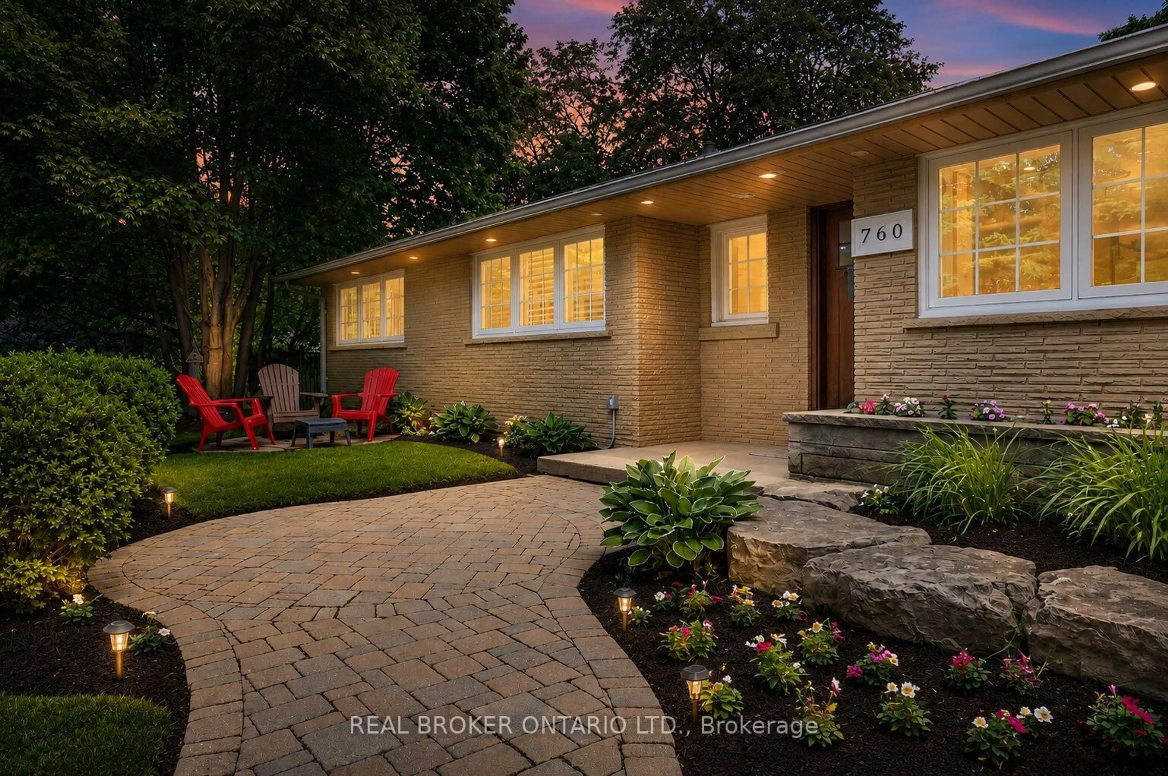 Home with brick exterior material, street for 760 Kingsway Dr, Burlington Ontario L7T 3H4