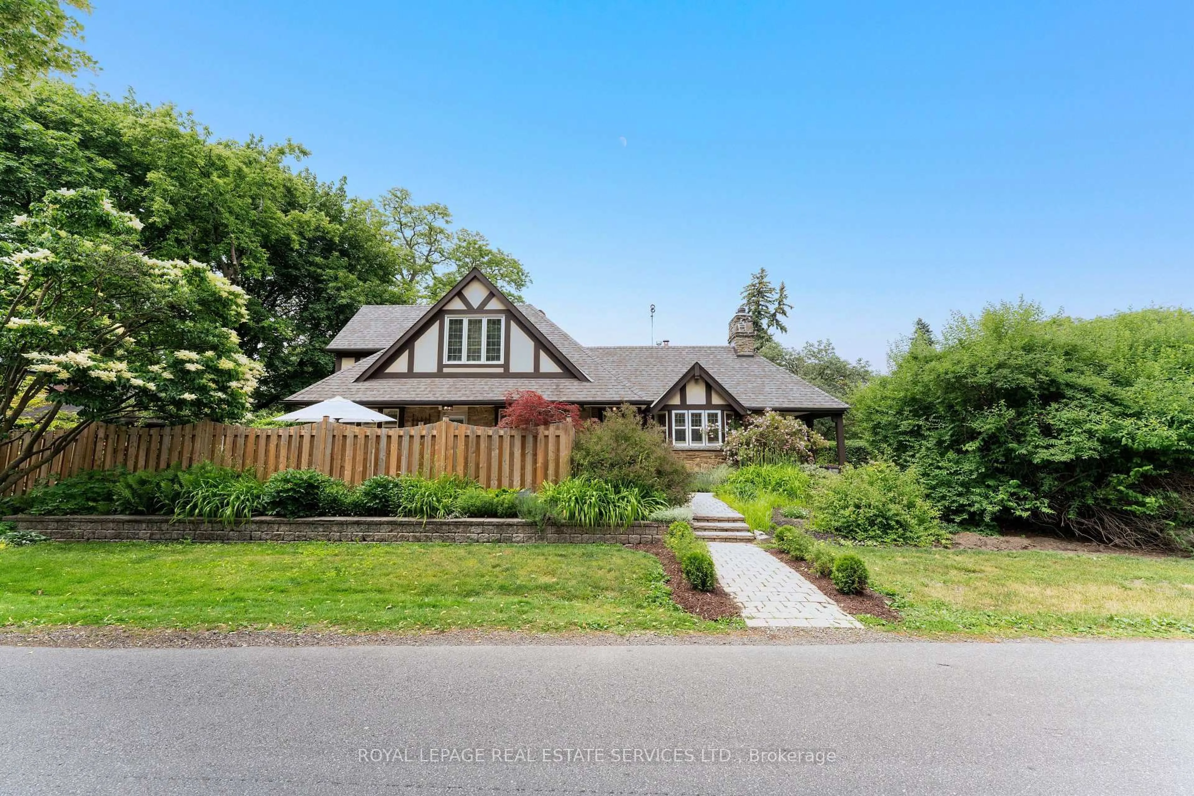 A pic from outside/outdoor area/front of a property/back of a property/a pic from drone, street for 50 Brentwood Rd, Toronto Ontario M8Z 3N2