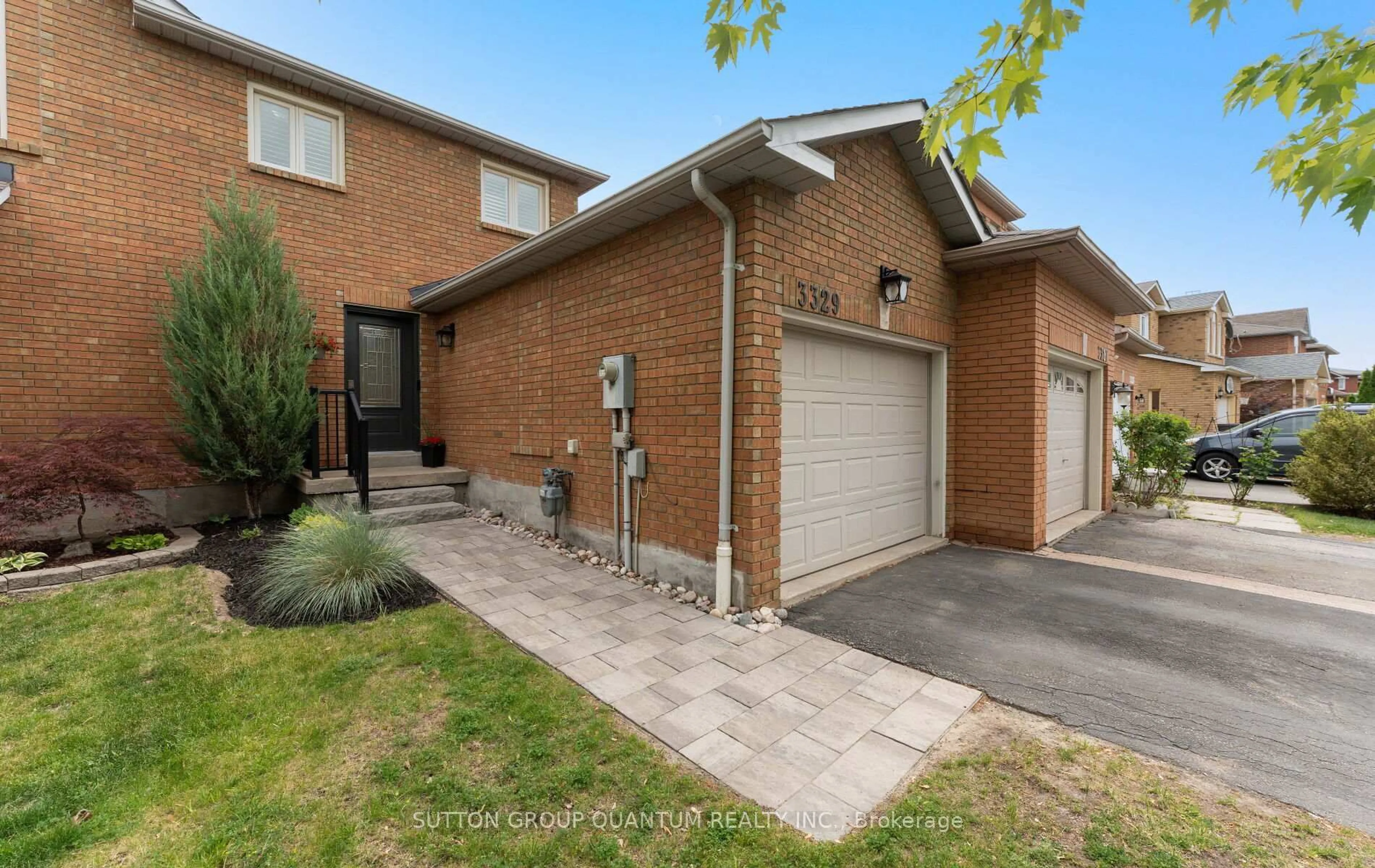 Home with brick exterior material, street for 3329 Bobwhite Mews, Mississauga Ontario L5N 6E8