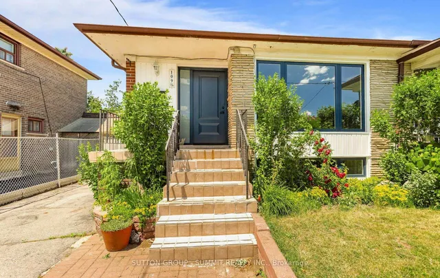 109 Elnathan Cres, Toronto 4