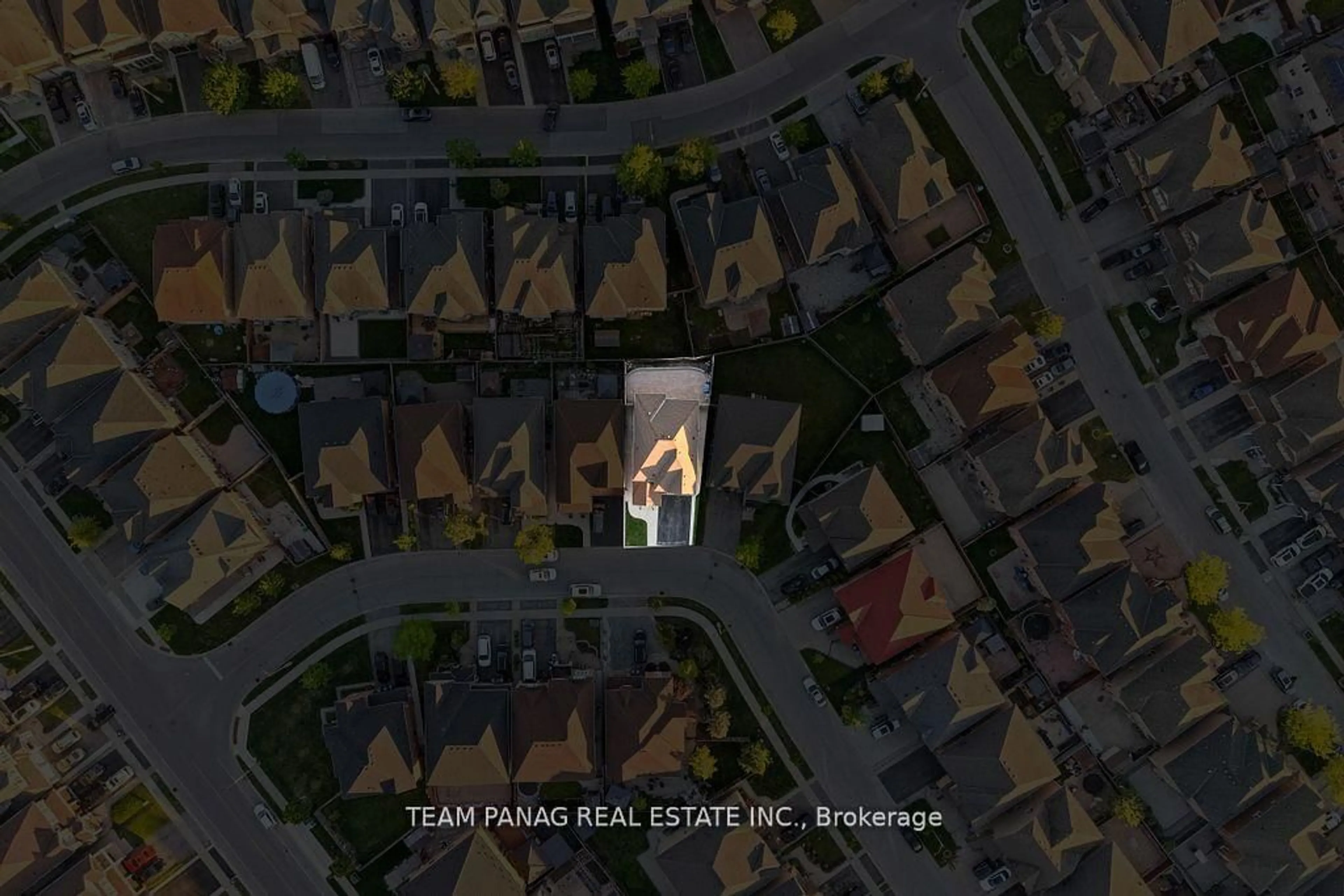 A pic from outside/outdoor area/front of a property/back of a property/a pic from drone, street for 11 Powell Dr, Brampton Ontario L6R 0K9