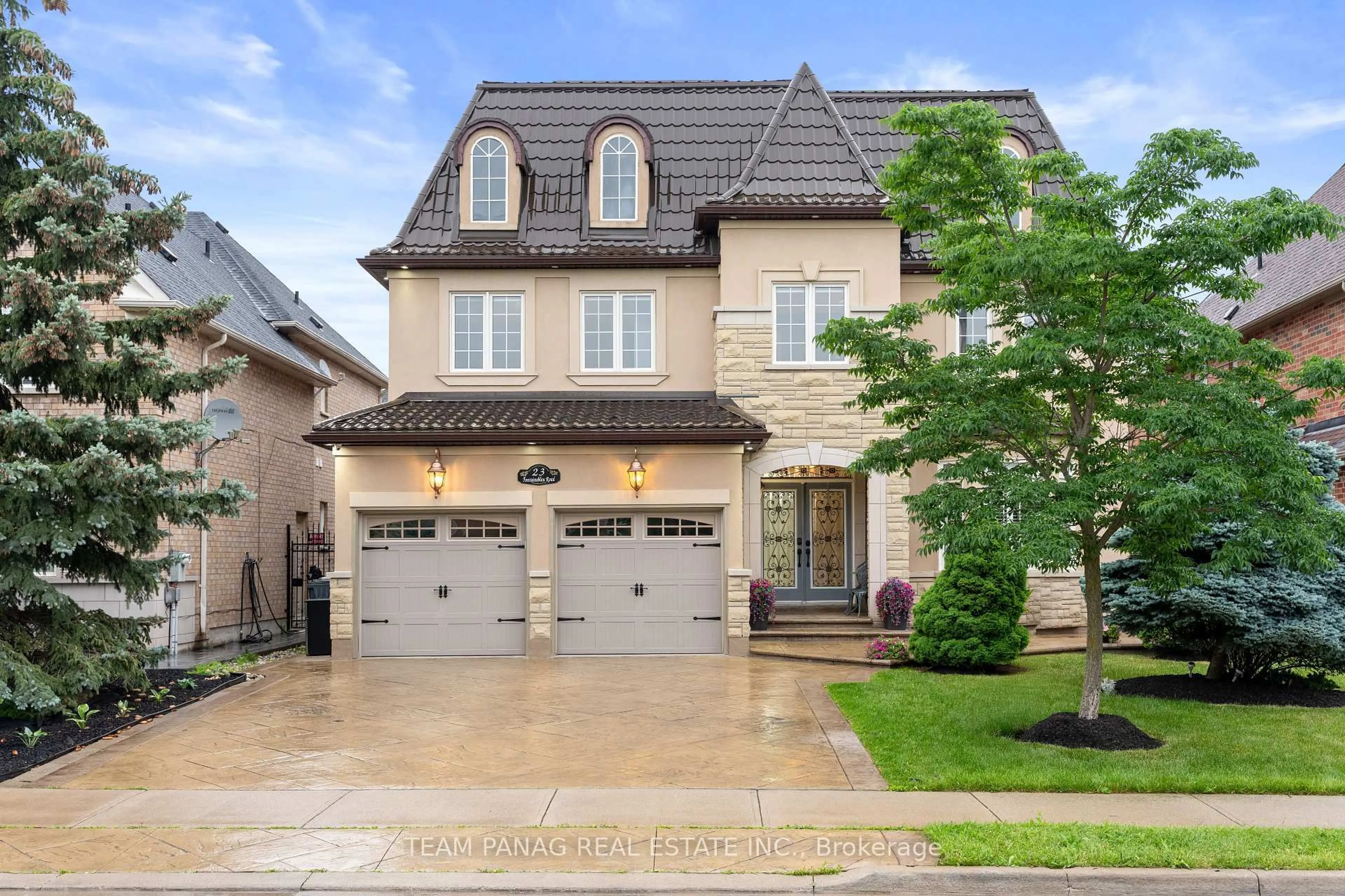 Home with brick exterior material, street for 23 Fontainebleu Rd, Brampton Ontario L6P 1Z1