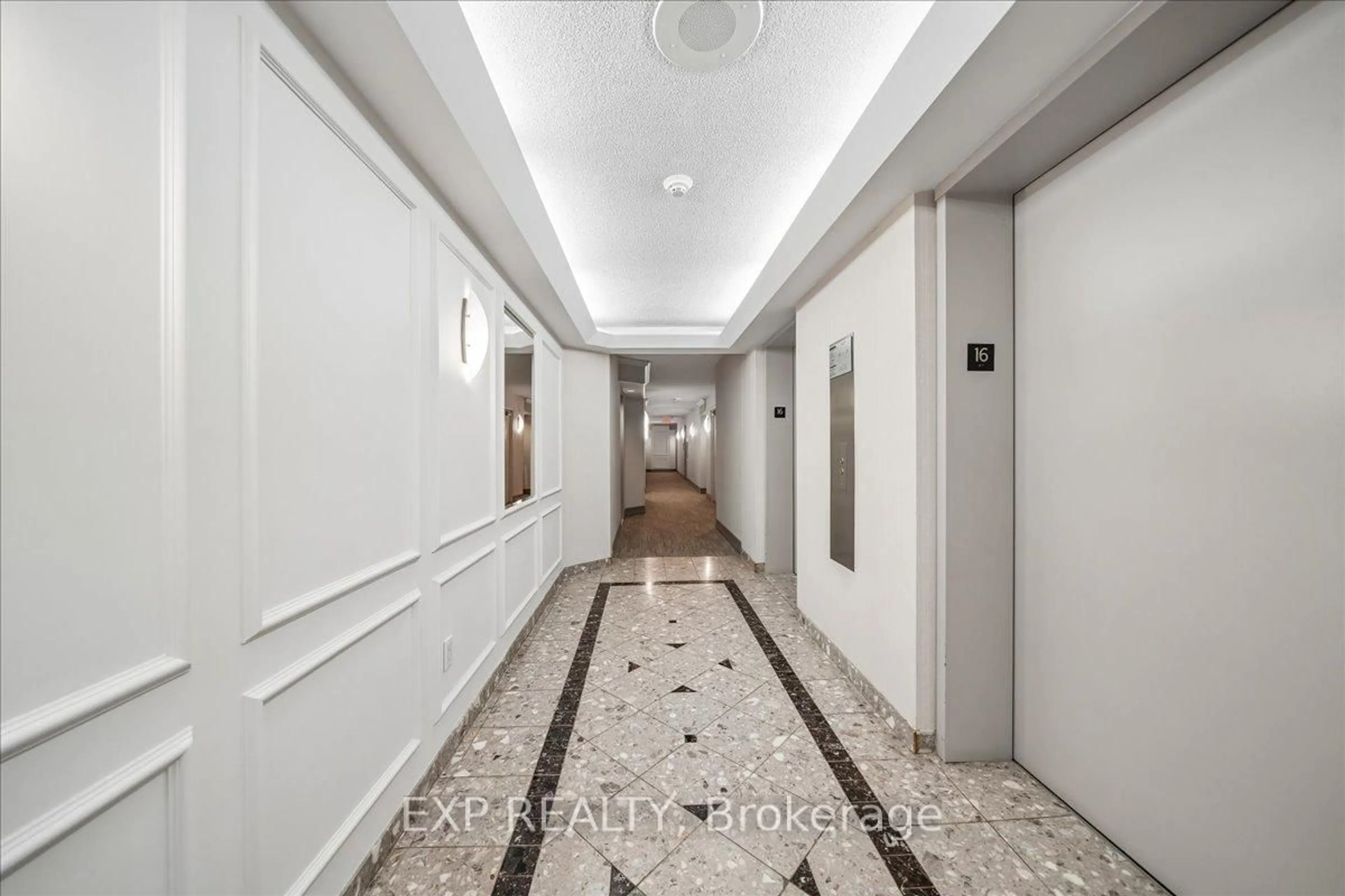 Indoor foyer for 2177 Burnhamthorpe Rd #1603, Mississauga Ontario L5L 5P9