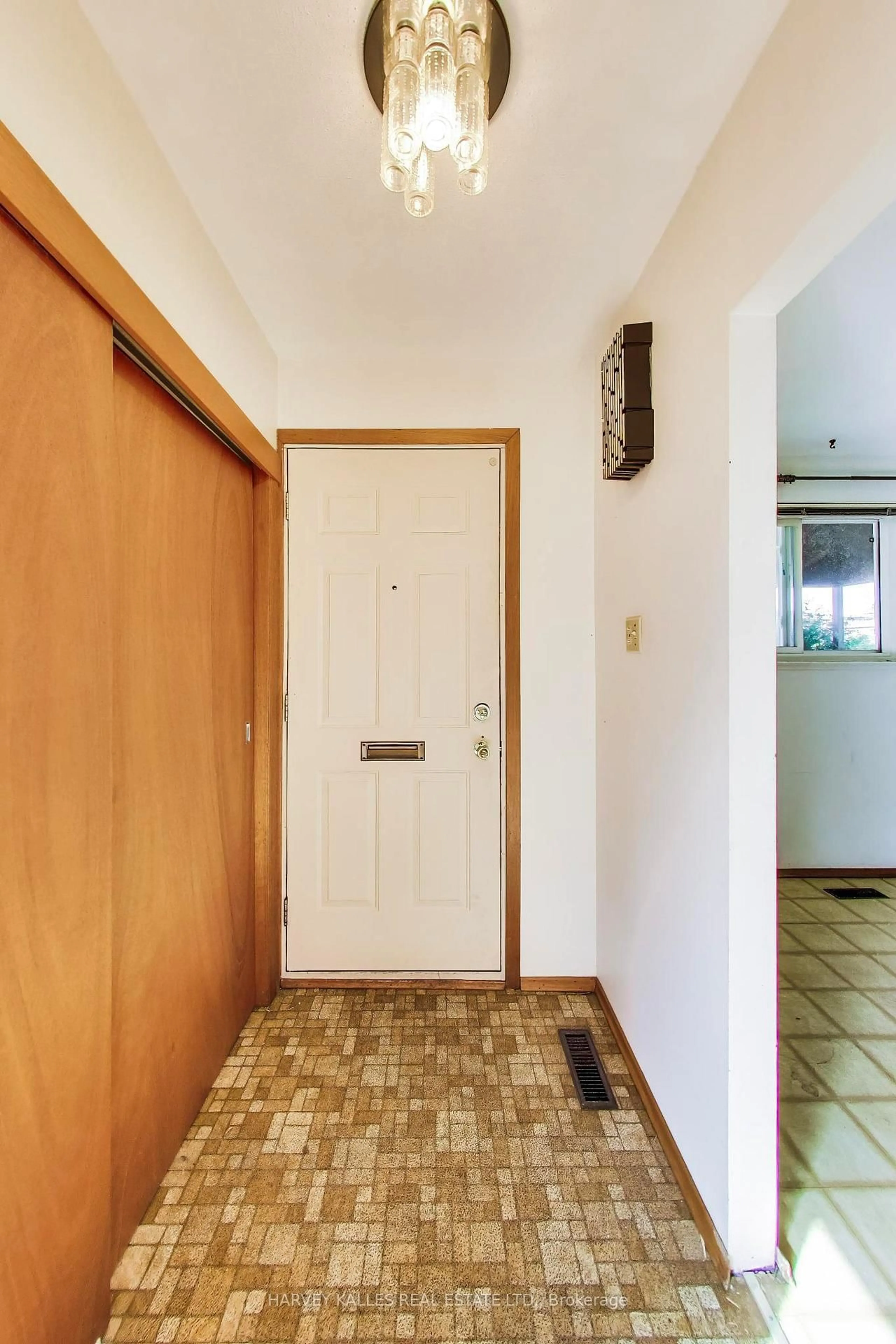 Unknown for 3760 Woodruff Cres, Mississauga Ontario L4T 1T9