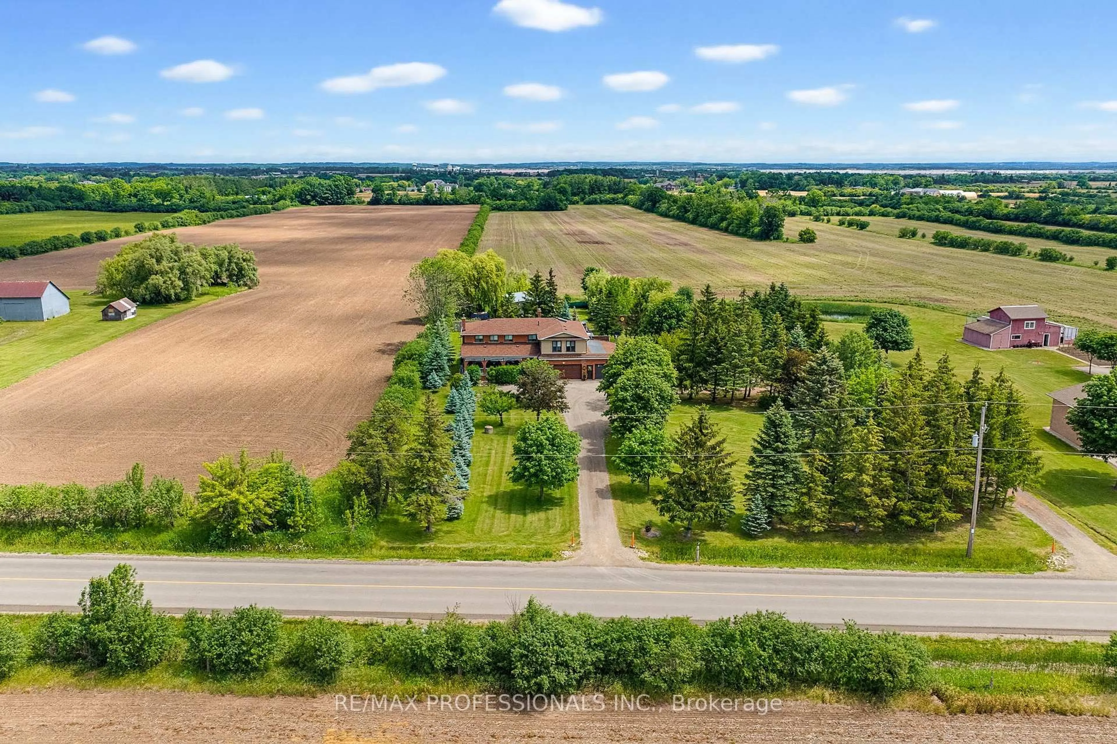 A pic from outside/outdoor area/front of a property/back of a property/a pic from drone, unknown for 13289 Innis Lake Rd, Caledon Ontario L7C 2Z6