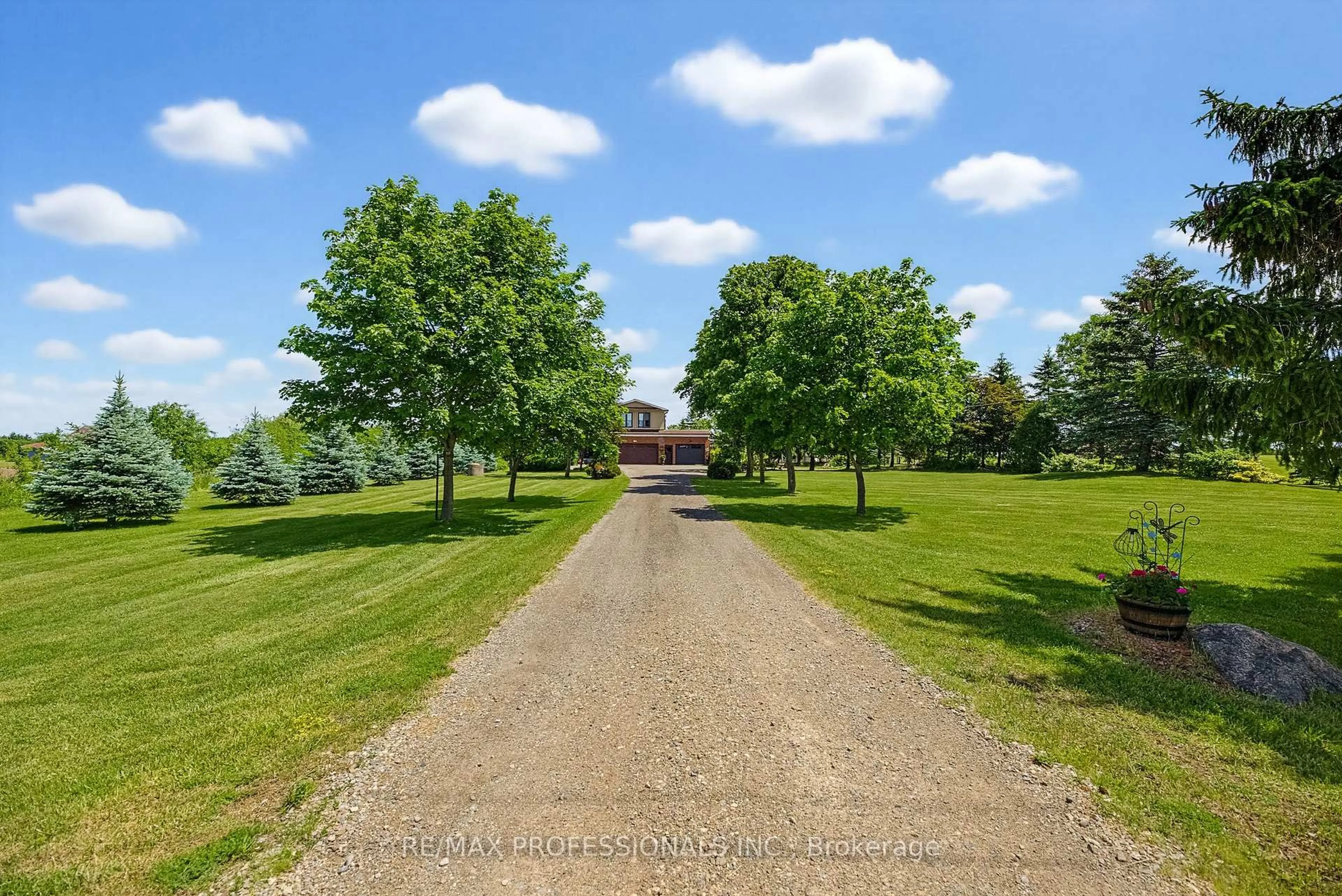 A pic from outside/outdoor area/front of a property/back of a property/a pic from drone, water/lake/river/ocean view for 13289 Innis Lake Rd, Caledon Ontario L7C 2Z6