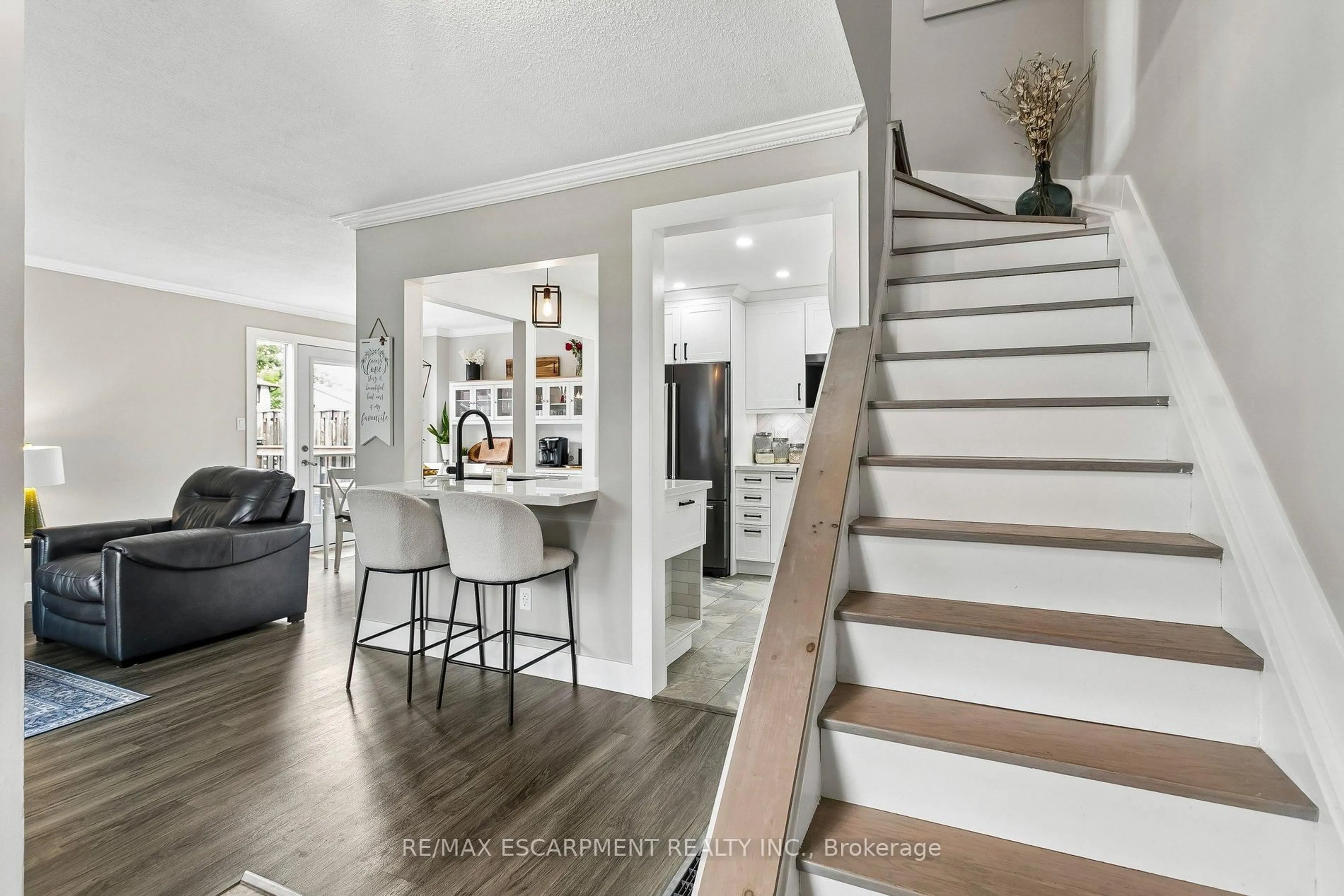 Indoor entryway for 6650 Falconer Dr #58, Mississauga Ontario L5N 1B5