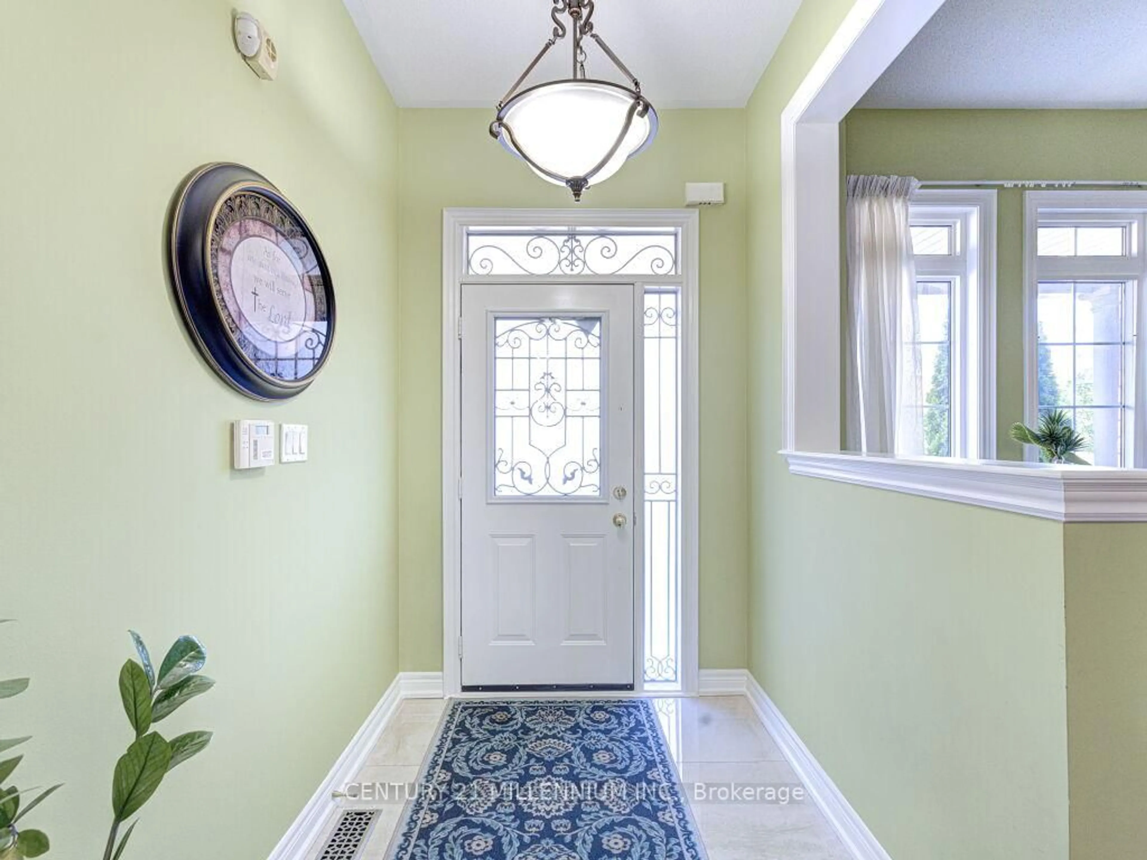 Indoor entryway for 34 Lexington Rd, Brampton Ontario L6P 2B6