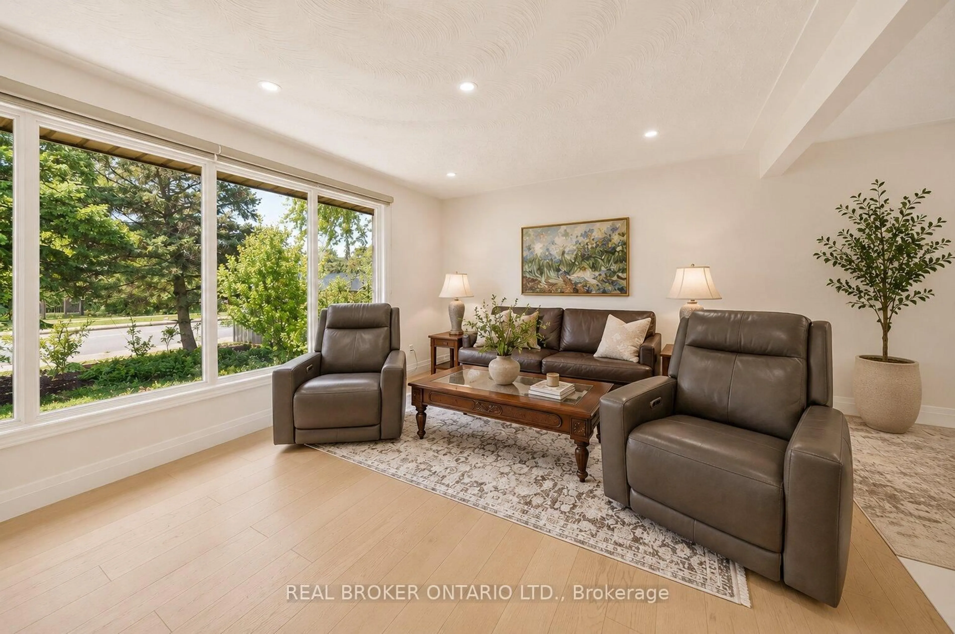 Living room with furniture, unknown for 431 Walkers Line, Burlington Ontario L7N 2C9