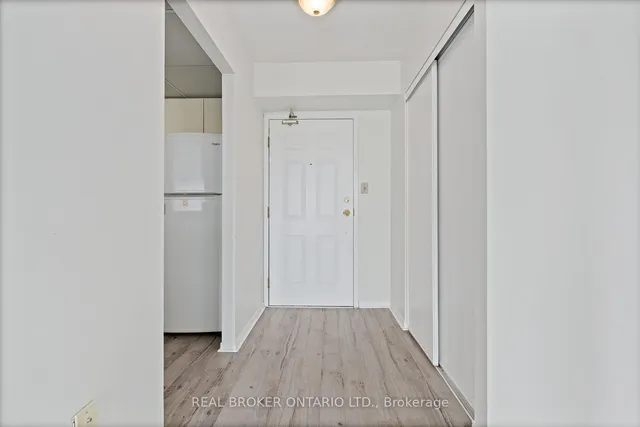 20 Mcfarlane Dr #705, Halton Hills 2