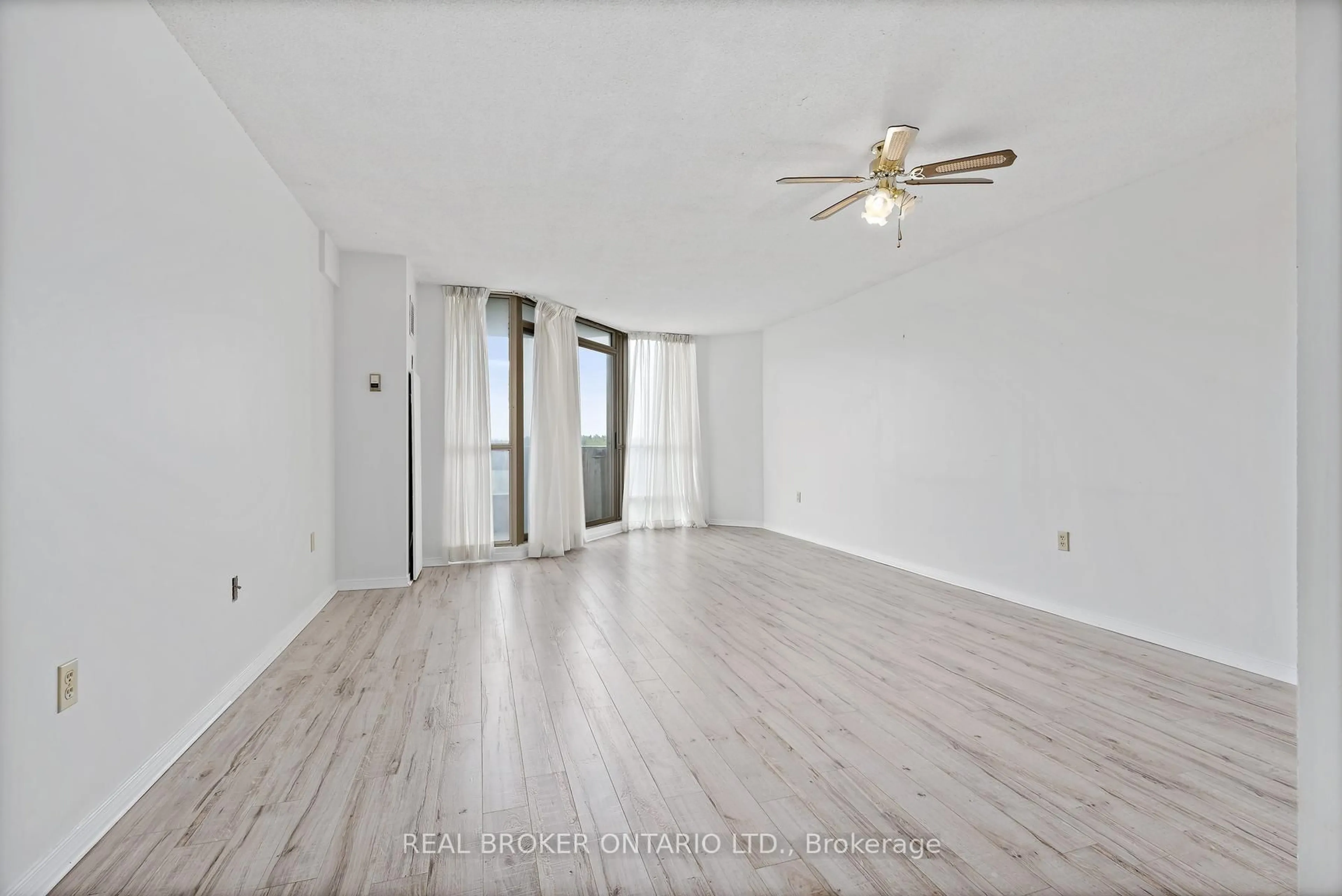 A pic of a room for 20 Mcfarlane Dr #705, Halton Hills Ontario L7G 5J8