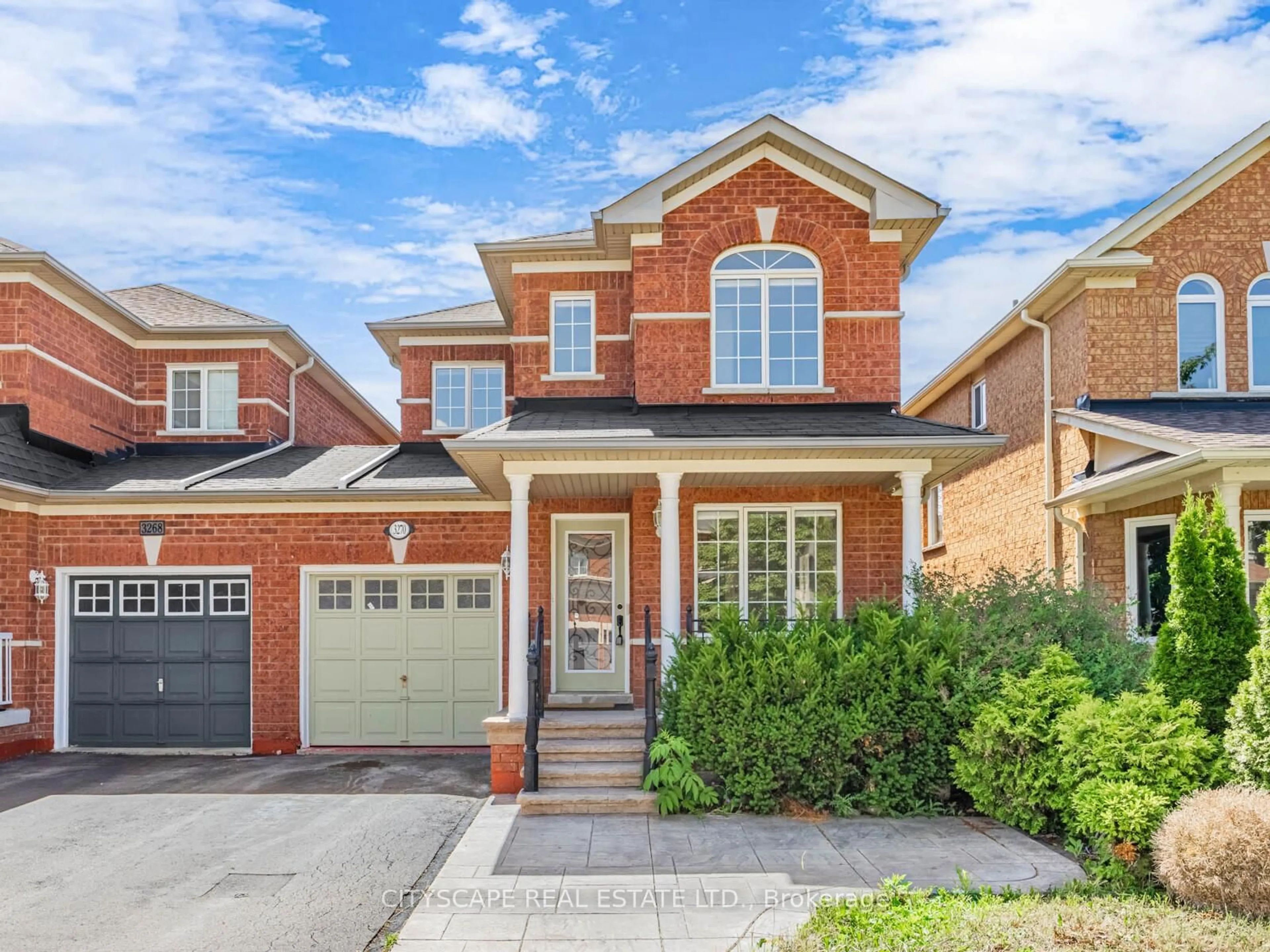 Home with brick exterior material, street for 3270 Ridgeleigh Hts, Mississauga Ontario L5M 6R9