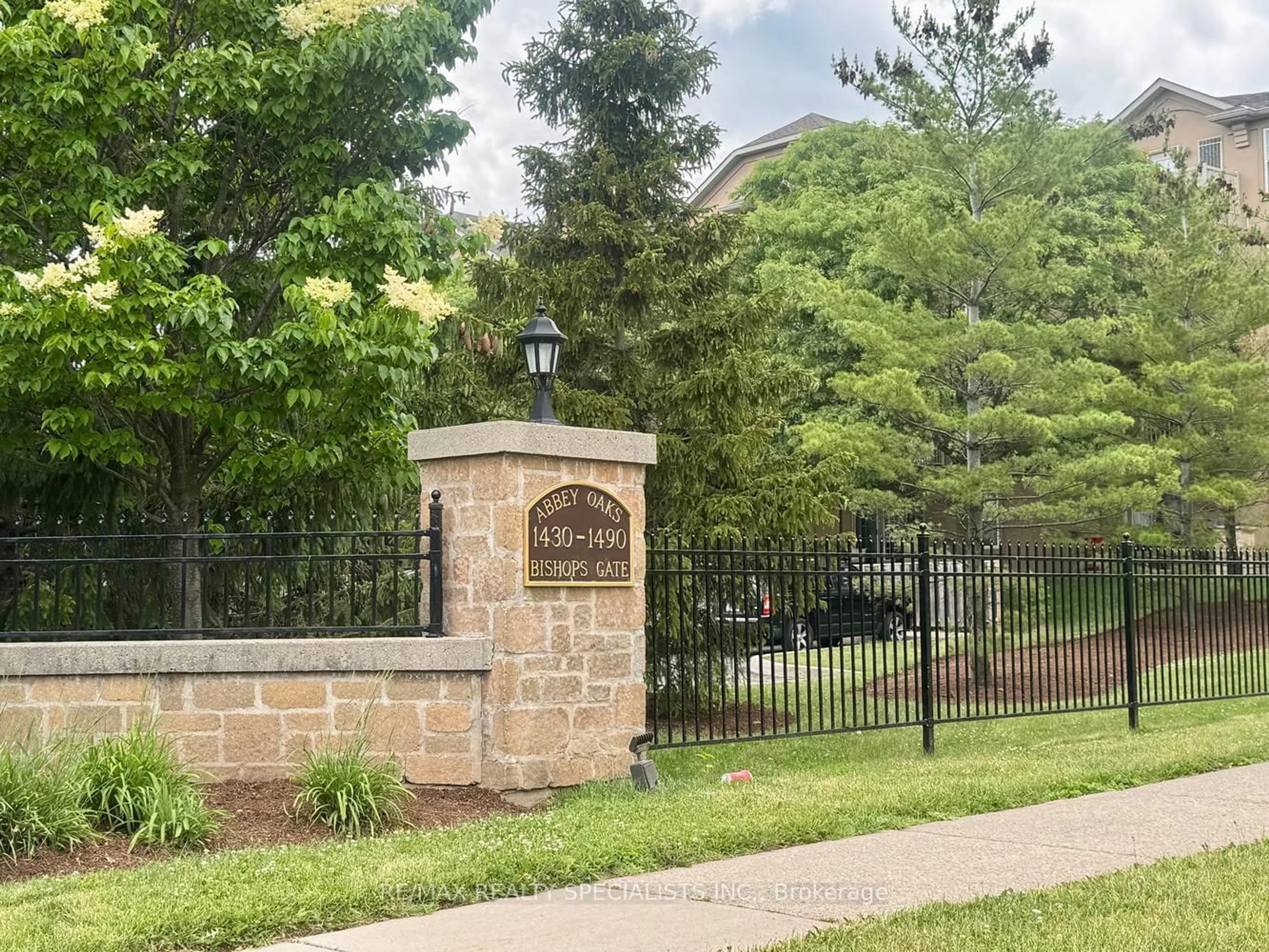 Unknown for 1490 Bishops Gate #107, Oakville Ontario L6M 4N4