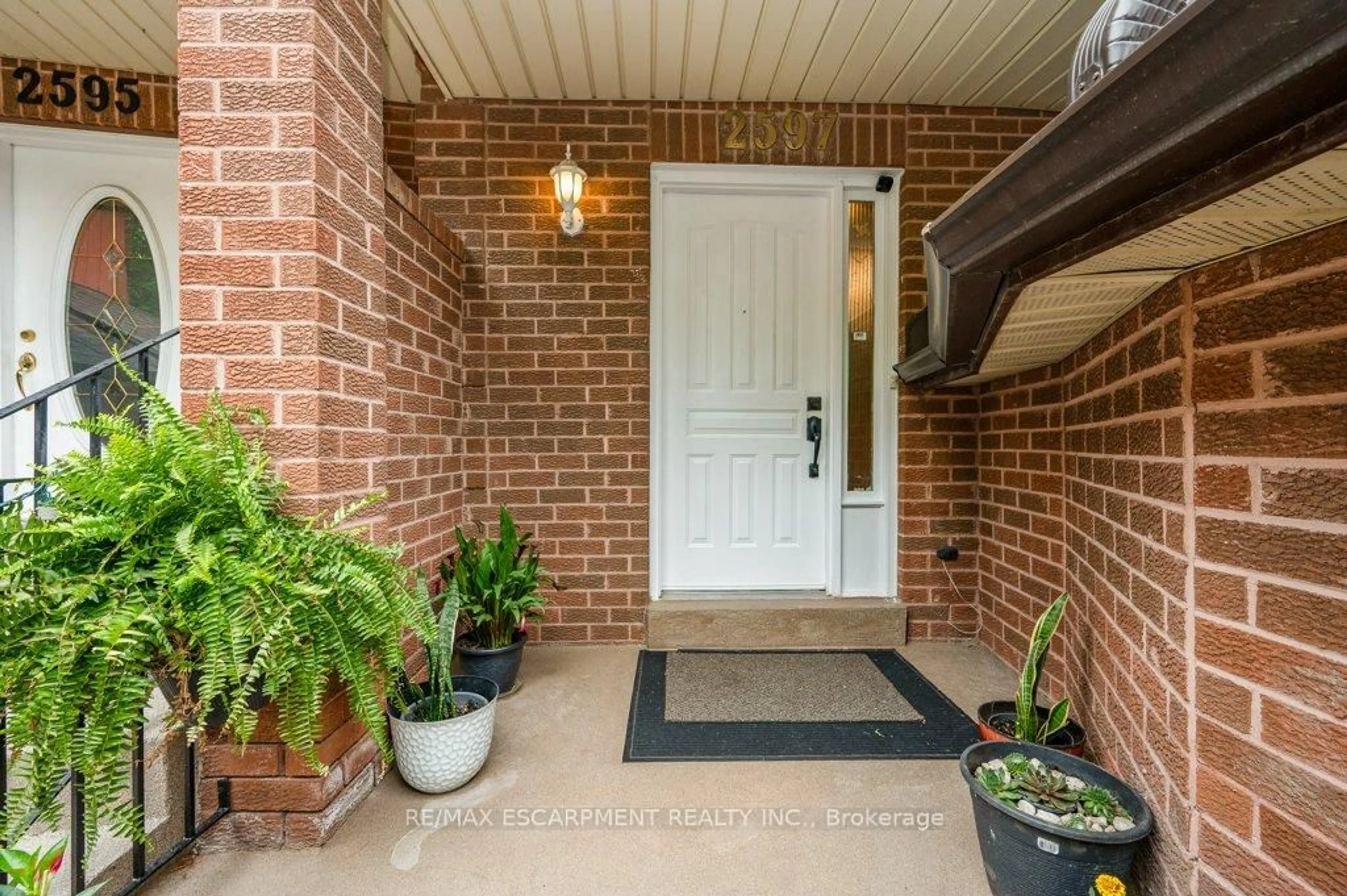 Indoor entryway for 2597 Addingham Cres, Oakville Ontario L6J 7K6