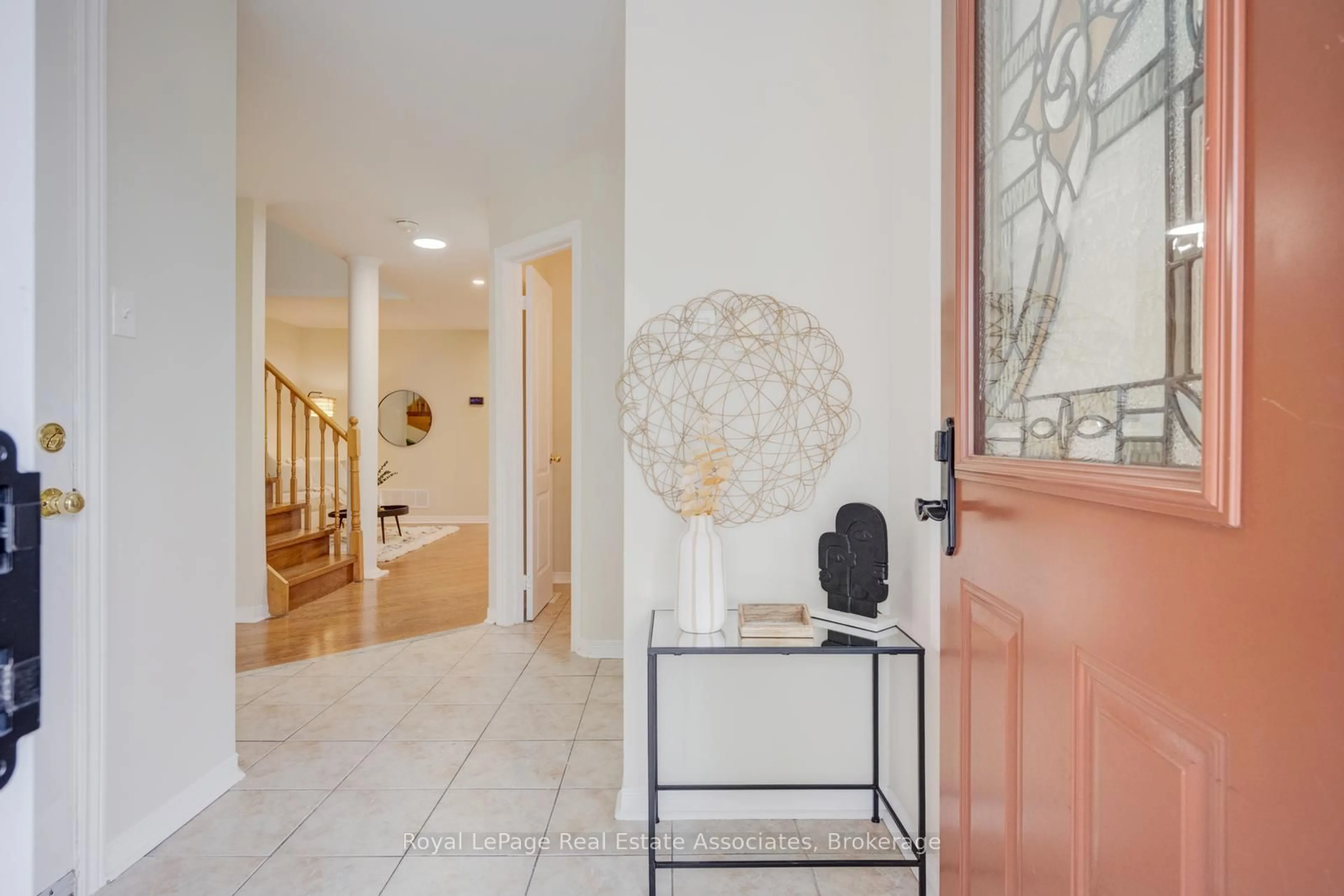 Indoor entryway for 49 Tiller Tr, Brampton Ontario L6X 4R6