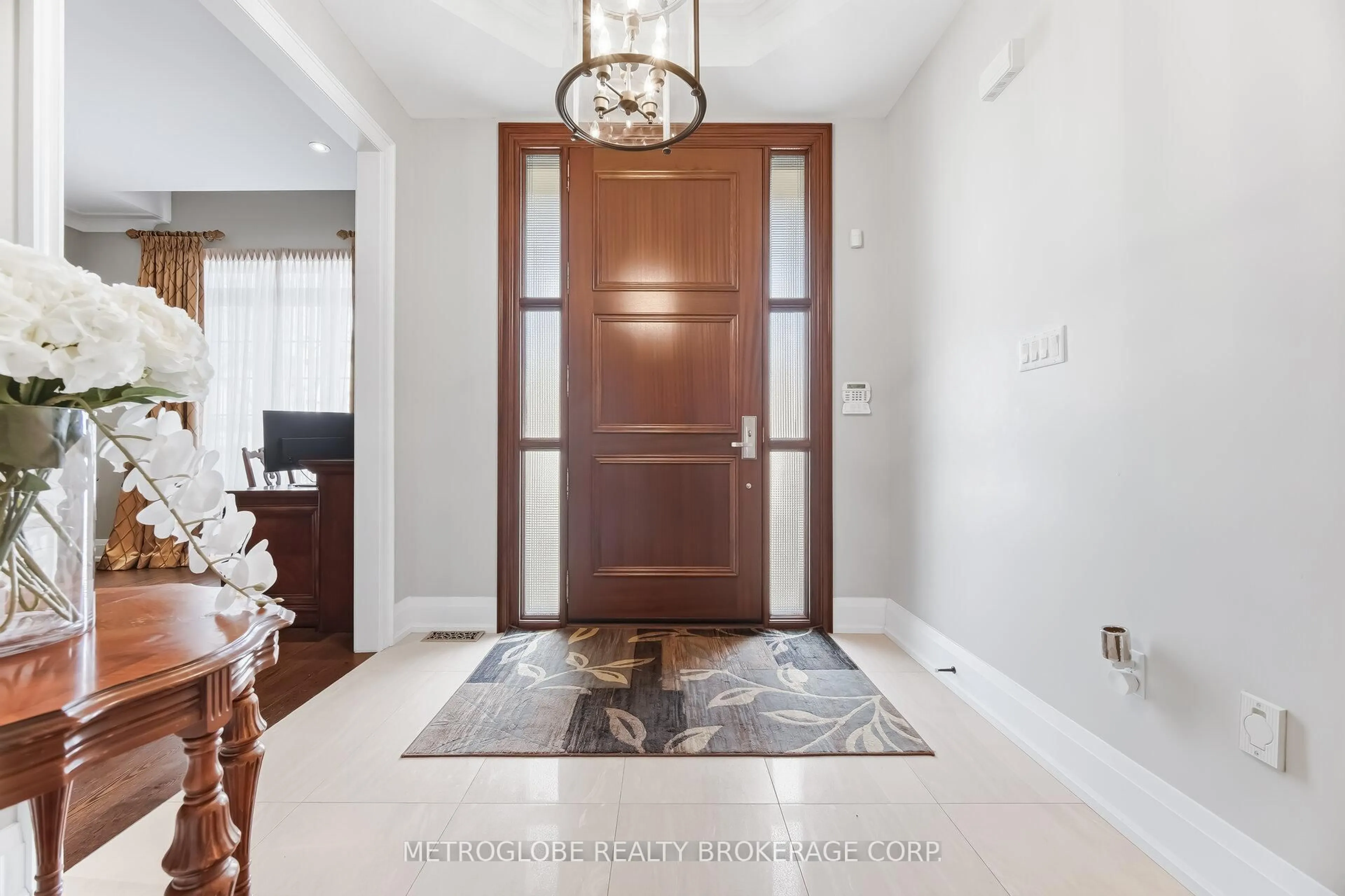Indoor entryway for 29 Fontainebleu Rd, Brampton Ontario L6P 1Z1