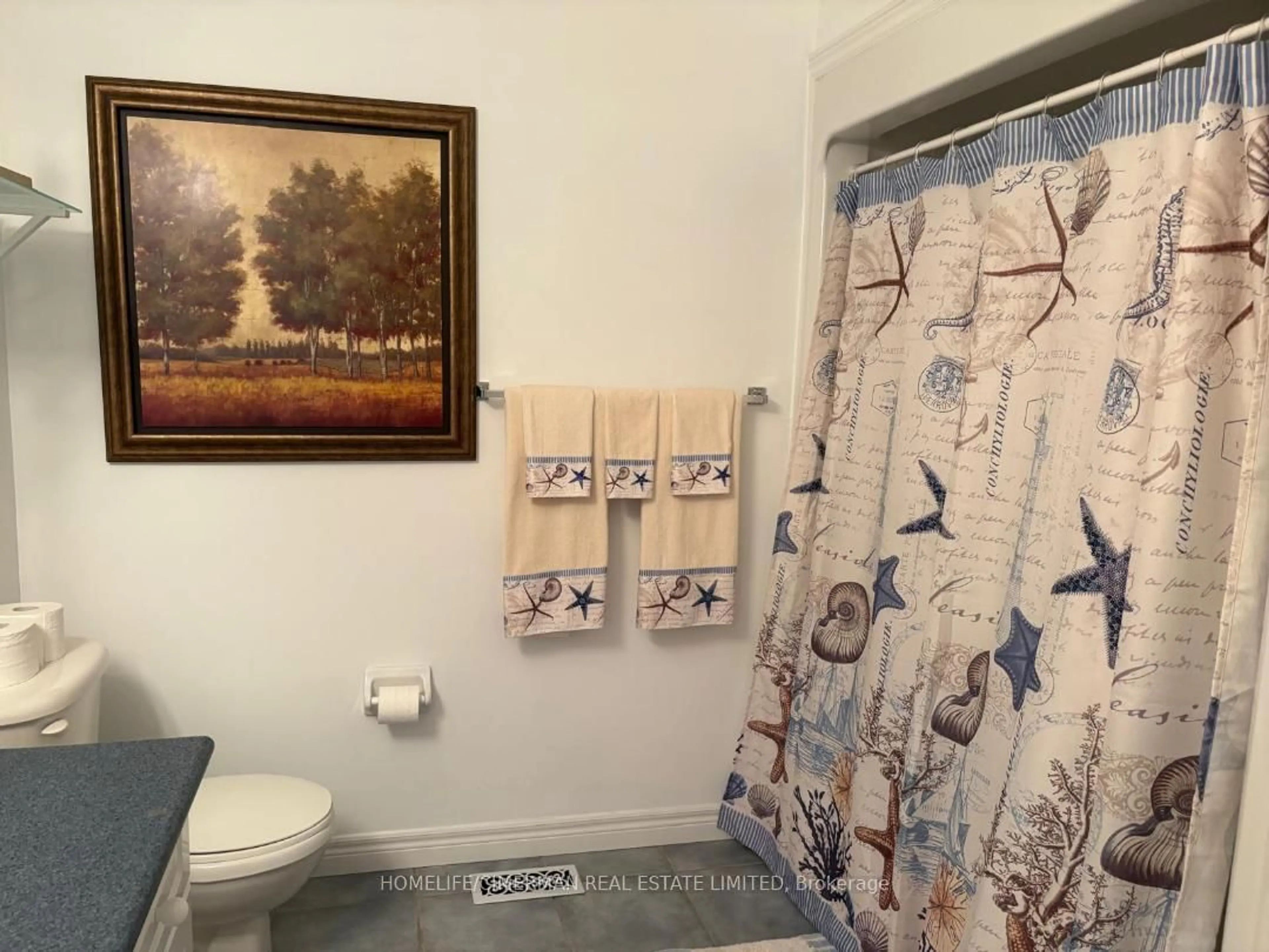 Standard bathroom, ceramic/tile floor for 1173 Bellview Cres #1, Burlington Ontario L7S 1C9