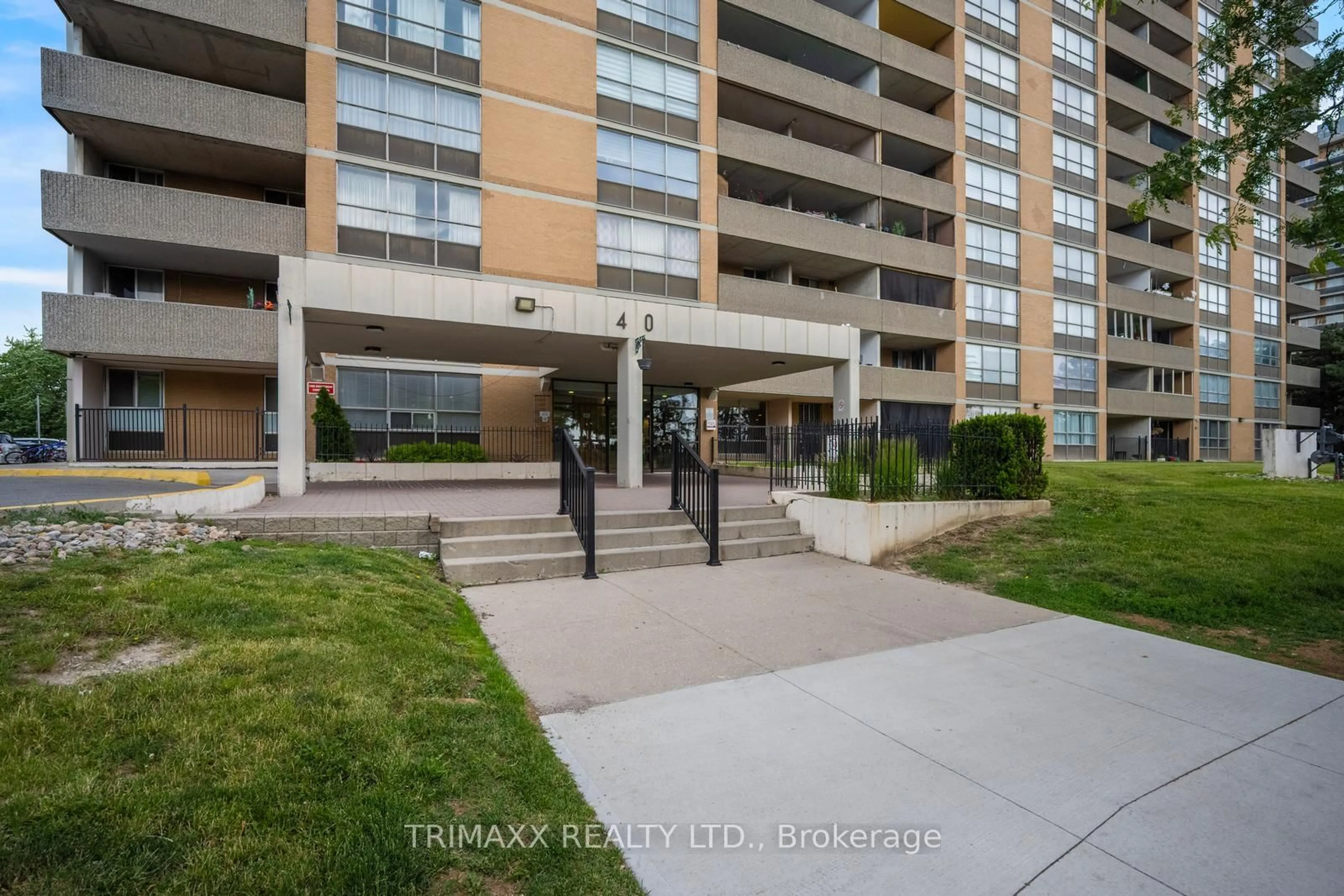 Indoor foyer for 40 Panorama Crt #404, Toronto Ontario M9V 4M1