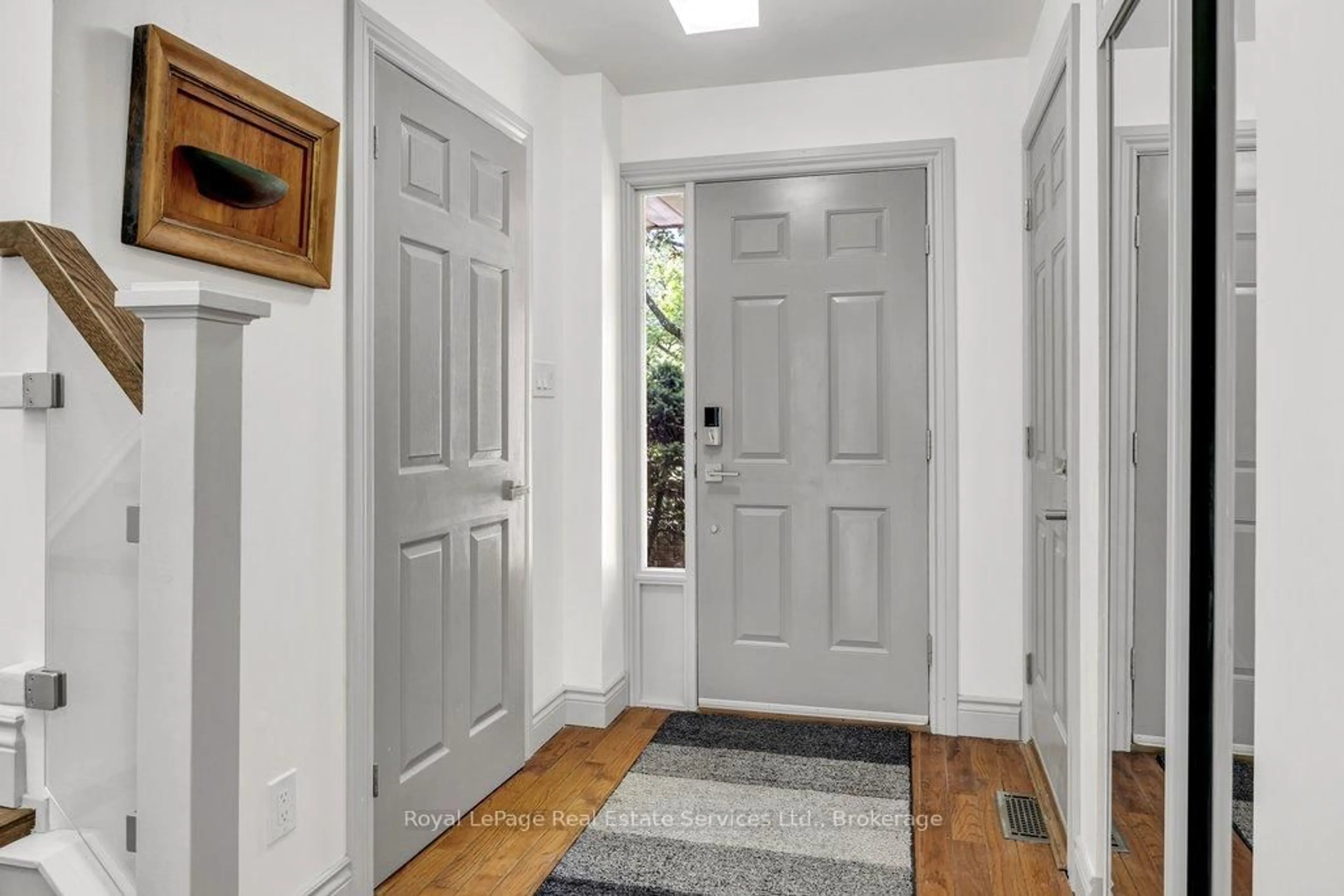 Indoor entryway for 2314 Marine Dr #5, Oakville Ontario L6L 1C3