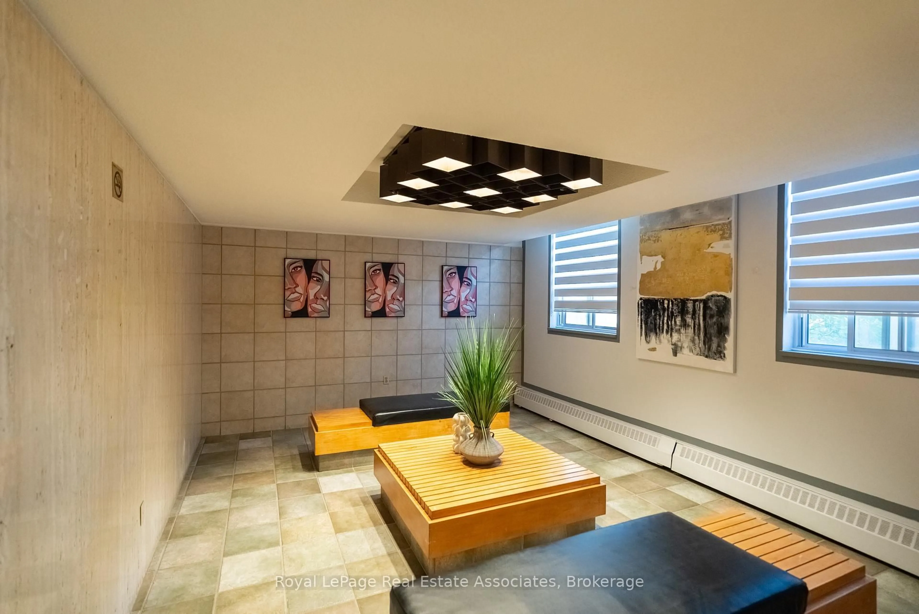 Lobby for 9 Four Winds Dr #813, Toronto Ontario M3J 2S8